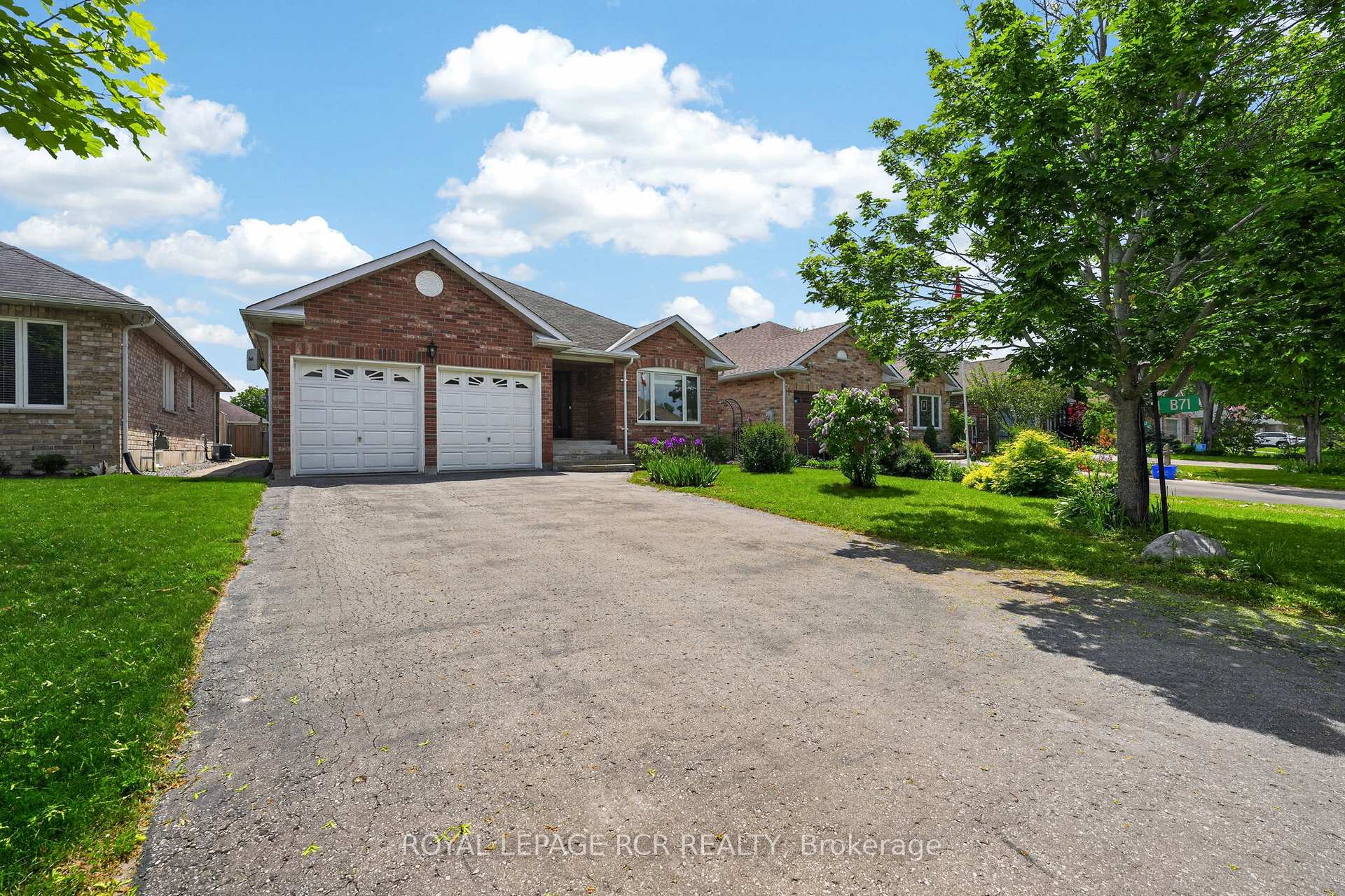 71 Elmwood Avenue, Brock — photo 2 of 5