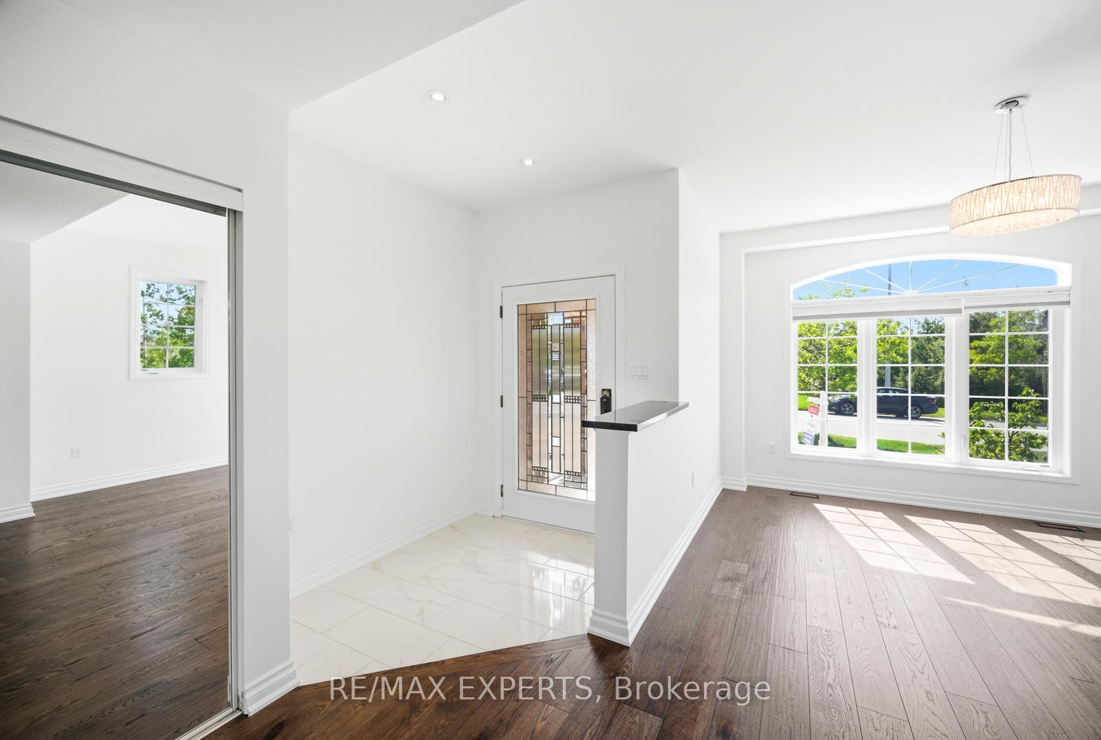 2071 Gibson Street, Innisfil — photo 2 of 5