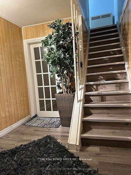 393 Adeline Drive, Georgina — photo 2 of 5