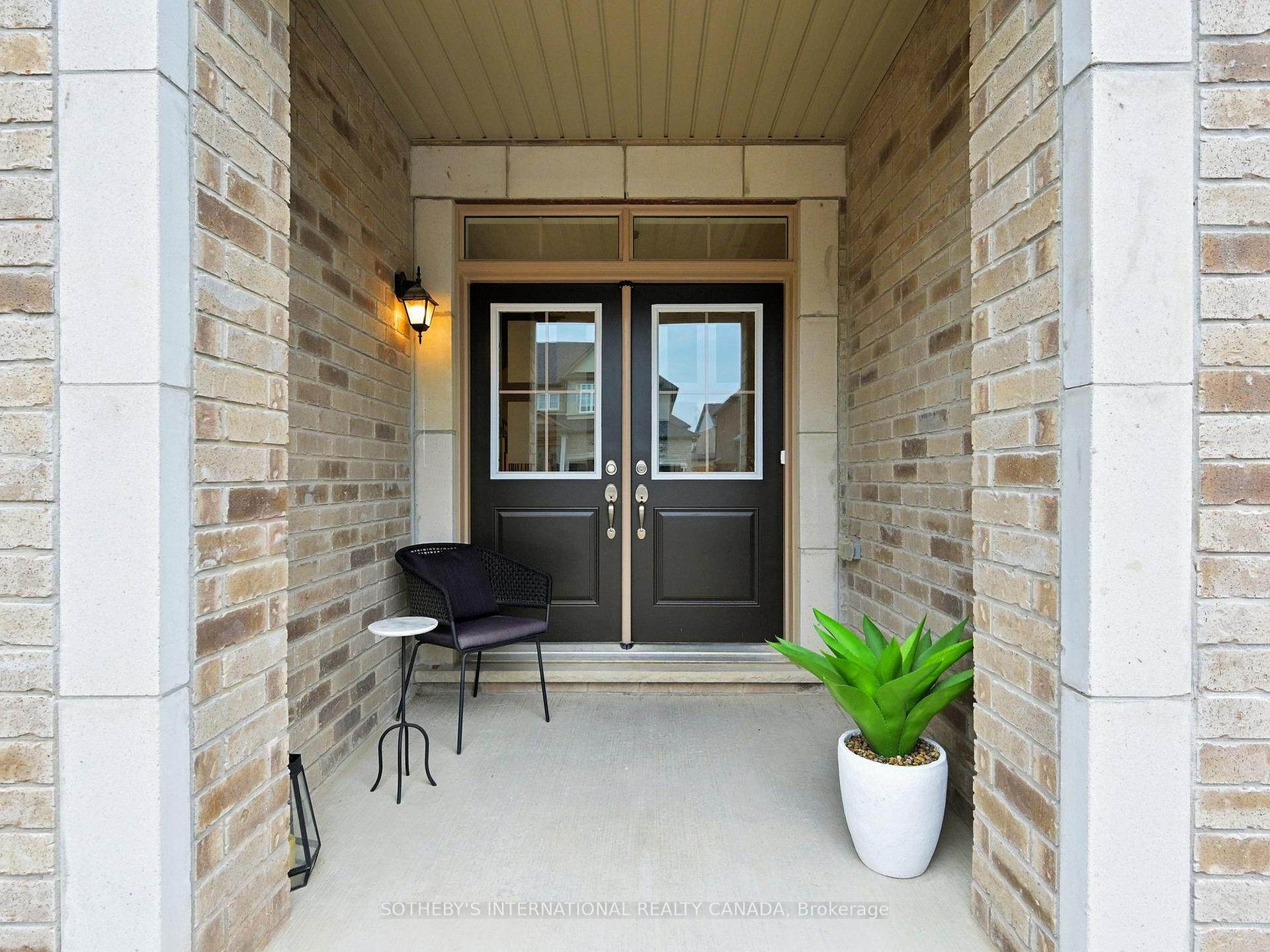 1633 Corsal Court, Innisfil — photo 2 of 5
