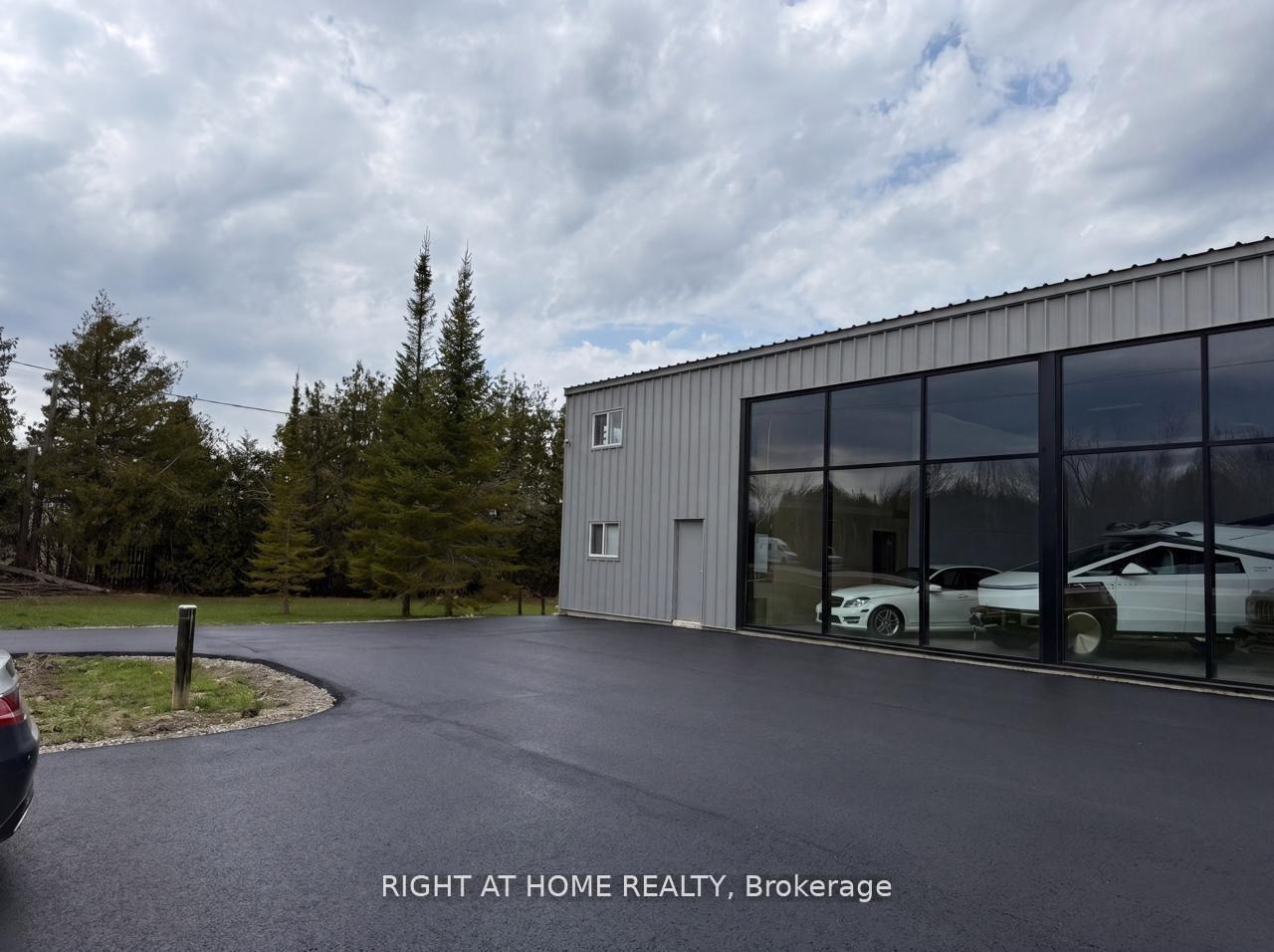 4988 Baseline Road, Georgina — photo 4 of 5