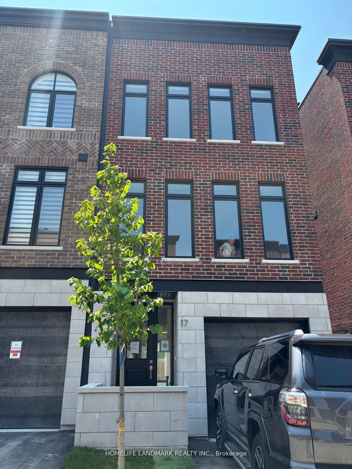 17 Chestnut Court, Aurora, ON L4G 4A4 — Aurora, Ontario