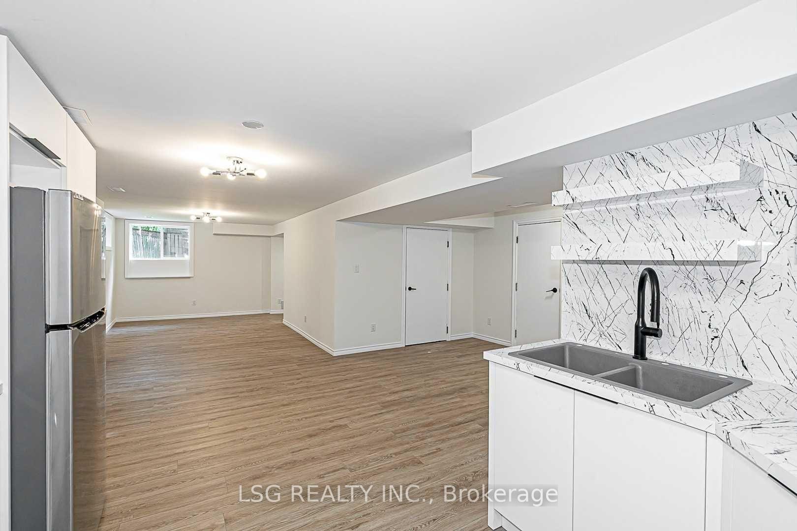 25 Briardale Place, Aurora, ON L4G 6M4 — Aurora, Ontario