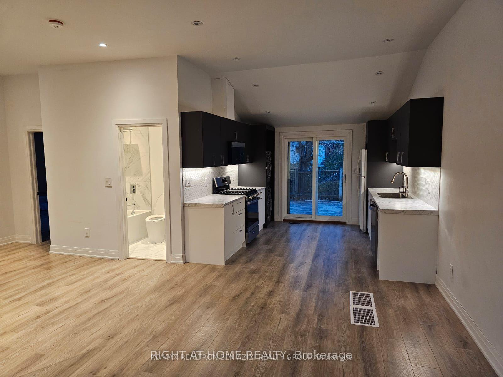 271 Parkwood Avenue, Georgina — photo 3 of 5