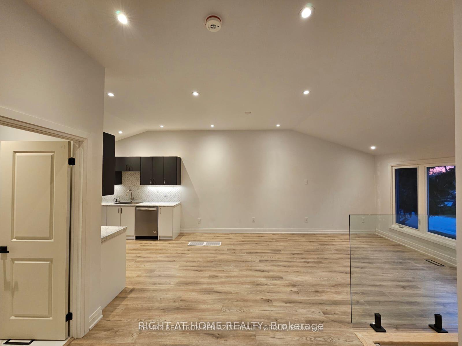 271 Parkwood Avenue, Georgina — photo 5 of 5