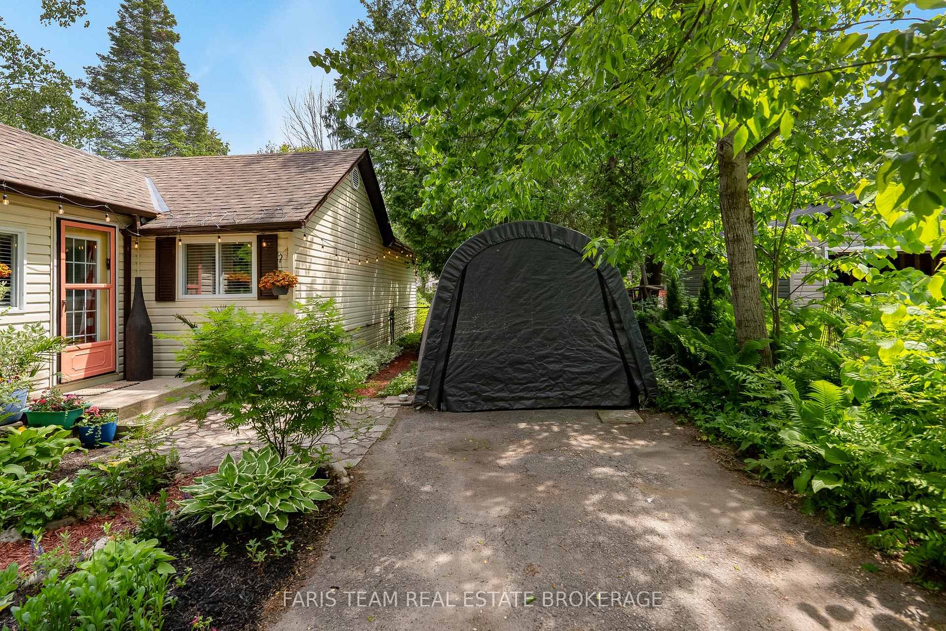 745 James Street, Innisfil — photo 4 of 5