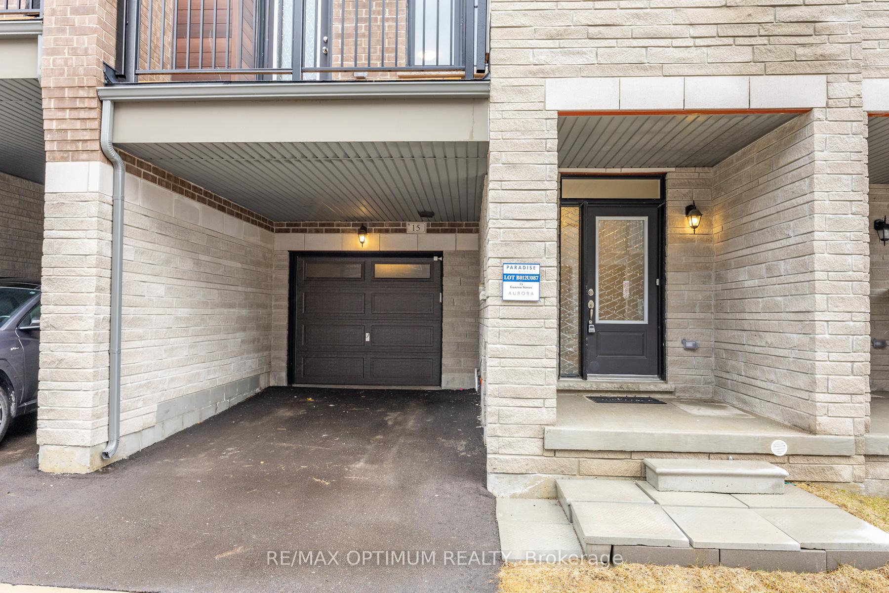 15 Gunton Street, Aurora — photo 4 of 5
