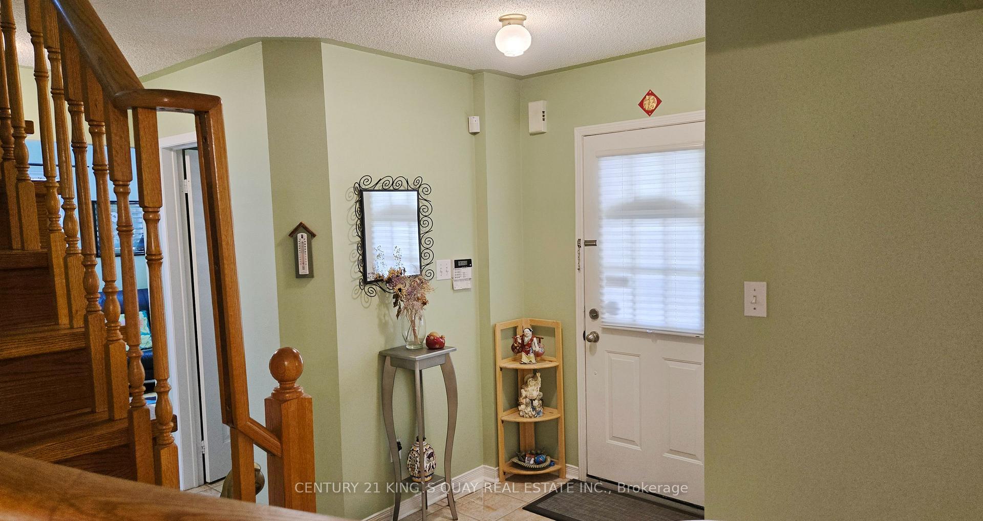 1 Ostick Street, Aurora — photo 4 of 5