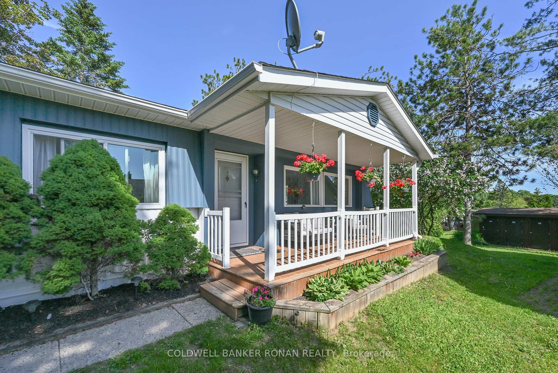13 Hawthorne Drive, Innisfil, ON L9S 1P7 — Innisfil, Ontario