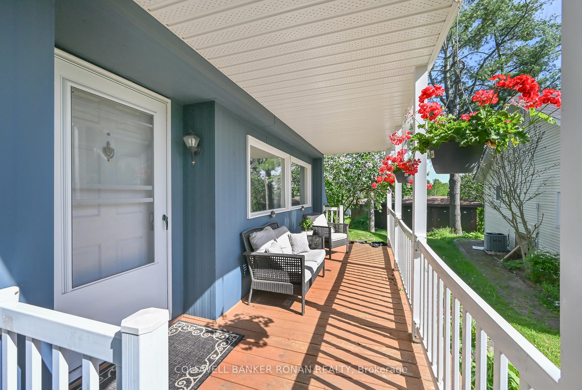 13 Hawthorne Drive, Innisfil — photo 3 of 5