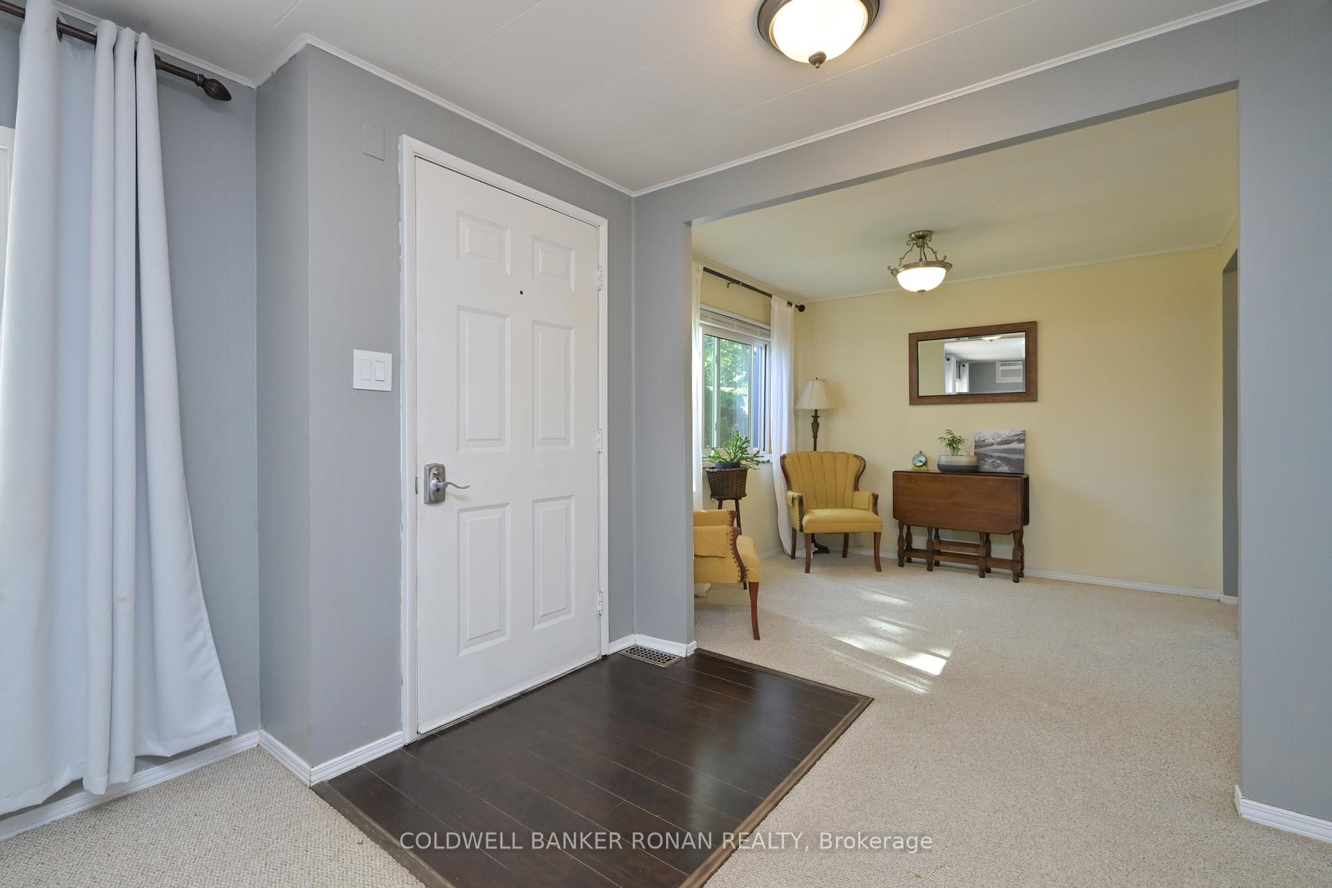 13 Hawthorne Drive, Innisfil — photo 4 of 5