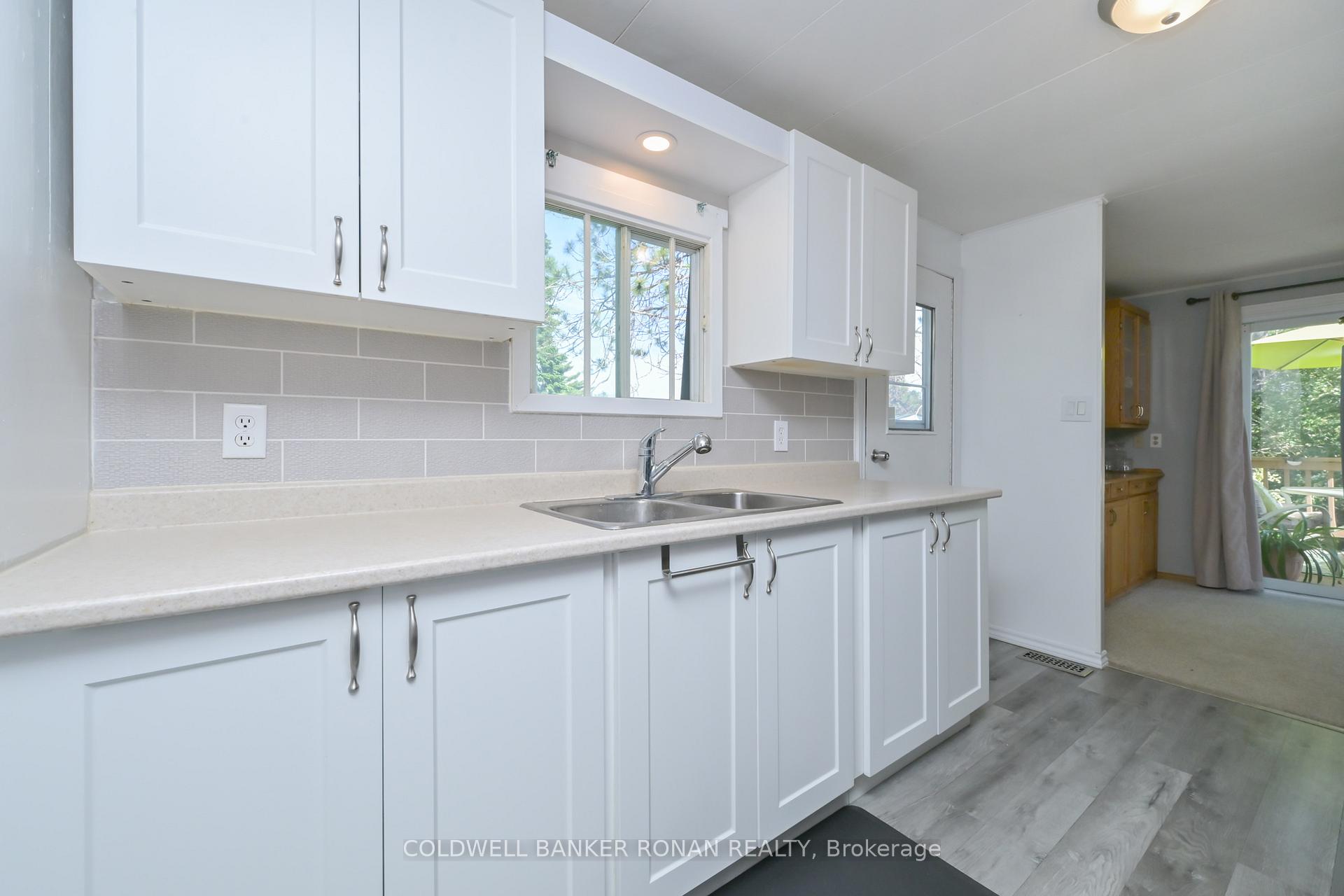 13 Hawthorne Drive, Innisfil — photo 5 of 5