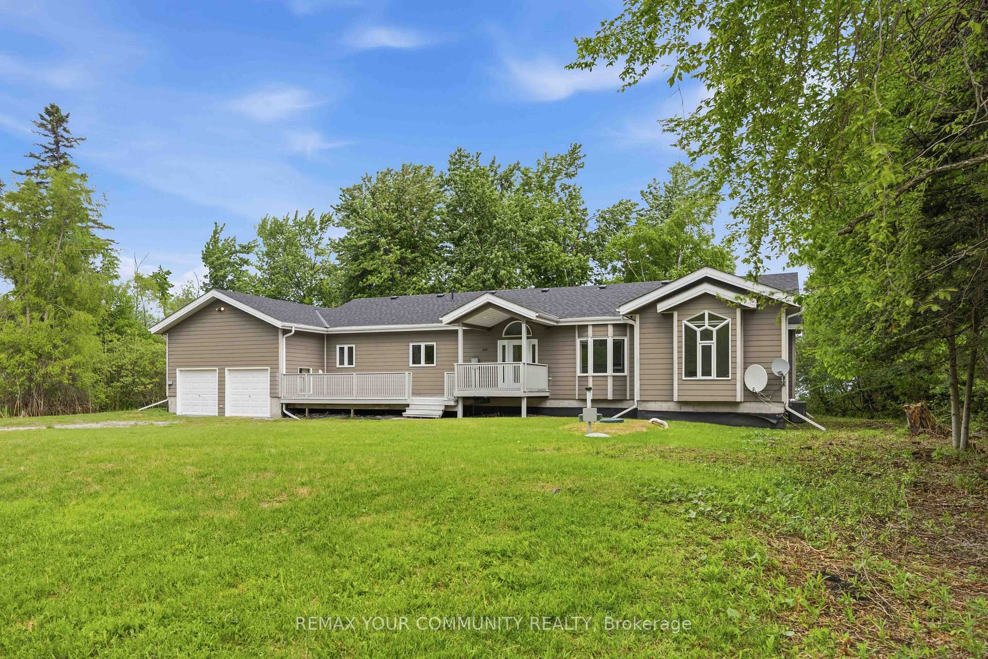 1699 Chief Joseph Snake Road, Georgina Islands — photo 2 of 5