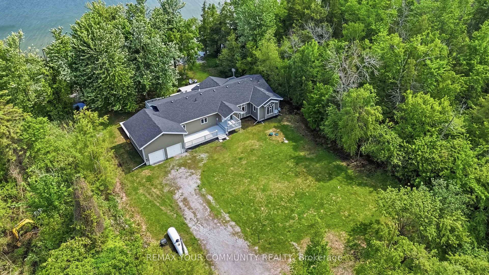 1699 Chief Joseph Snake Road, Georgina Islands — photo 3 of 5