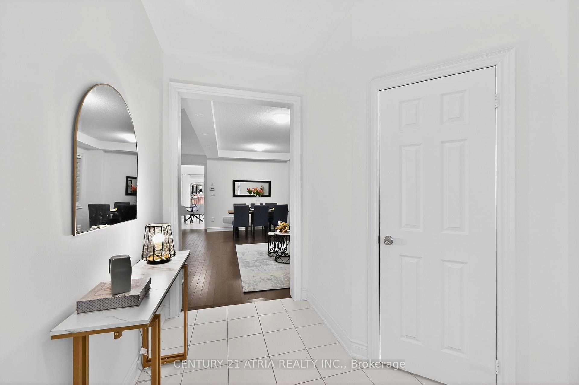 8 Fallharvest Way, Whitchurch-Stouffville — photo 5 of 5