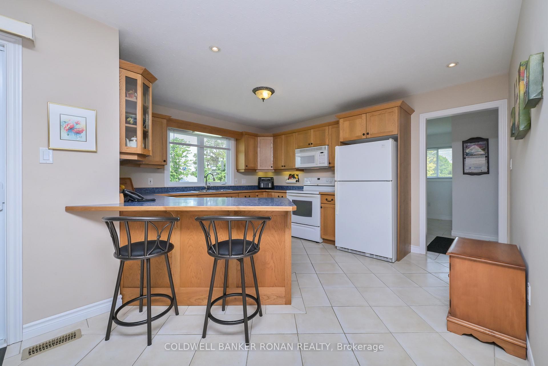 28 Fisher Drive, Adjala-Tosorontio — photo 5 of 5