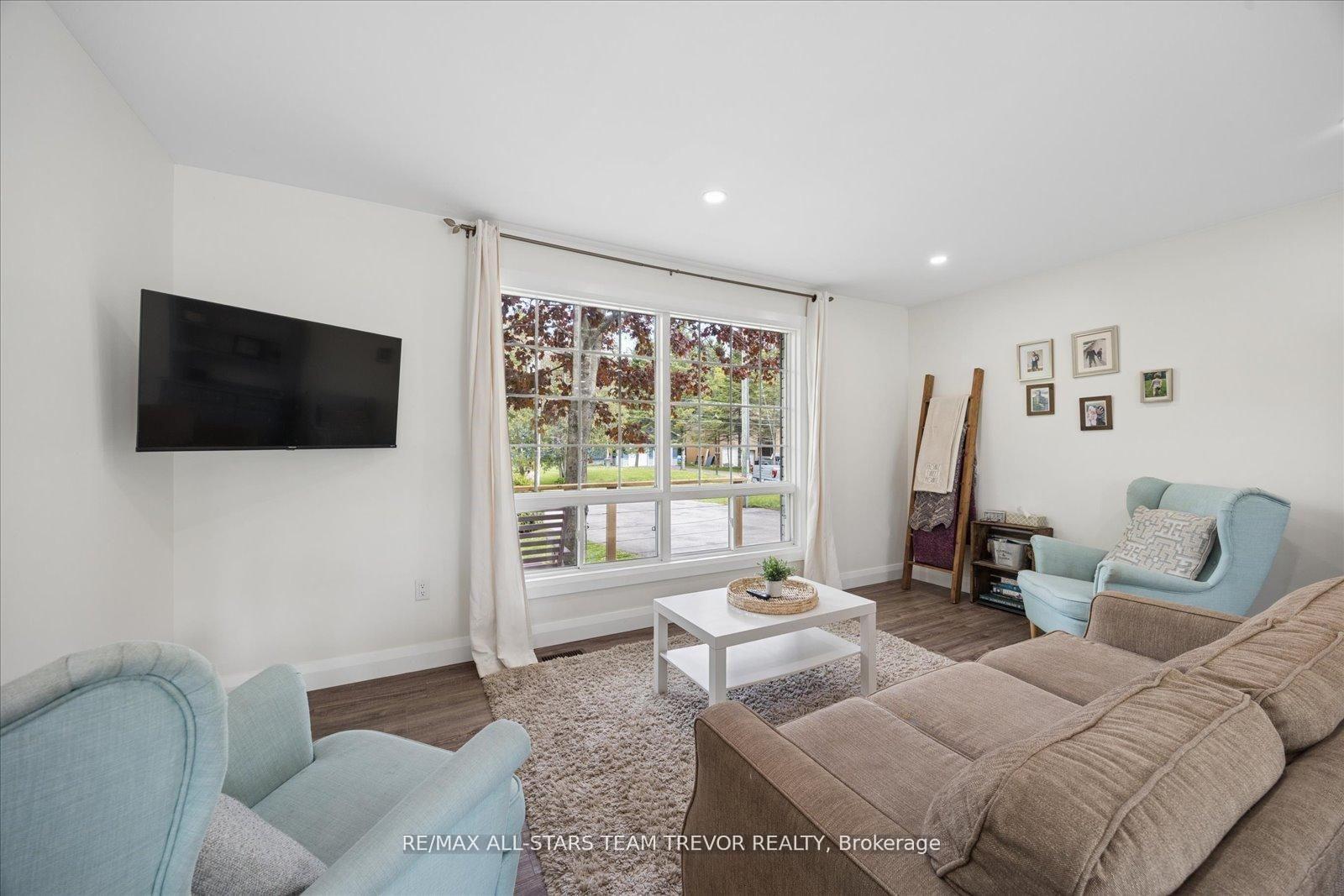 11 Halmar Park Road, Georgina — photo 4 of 5