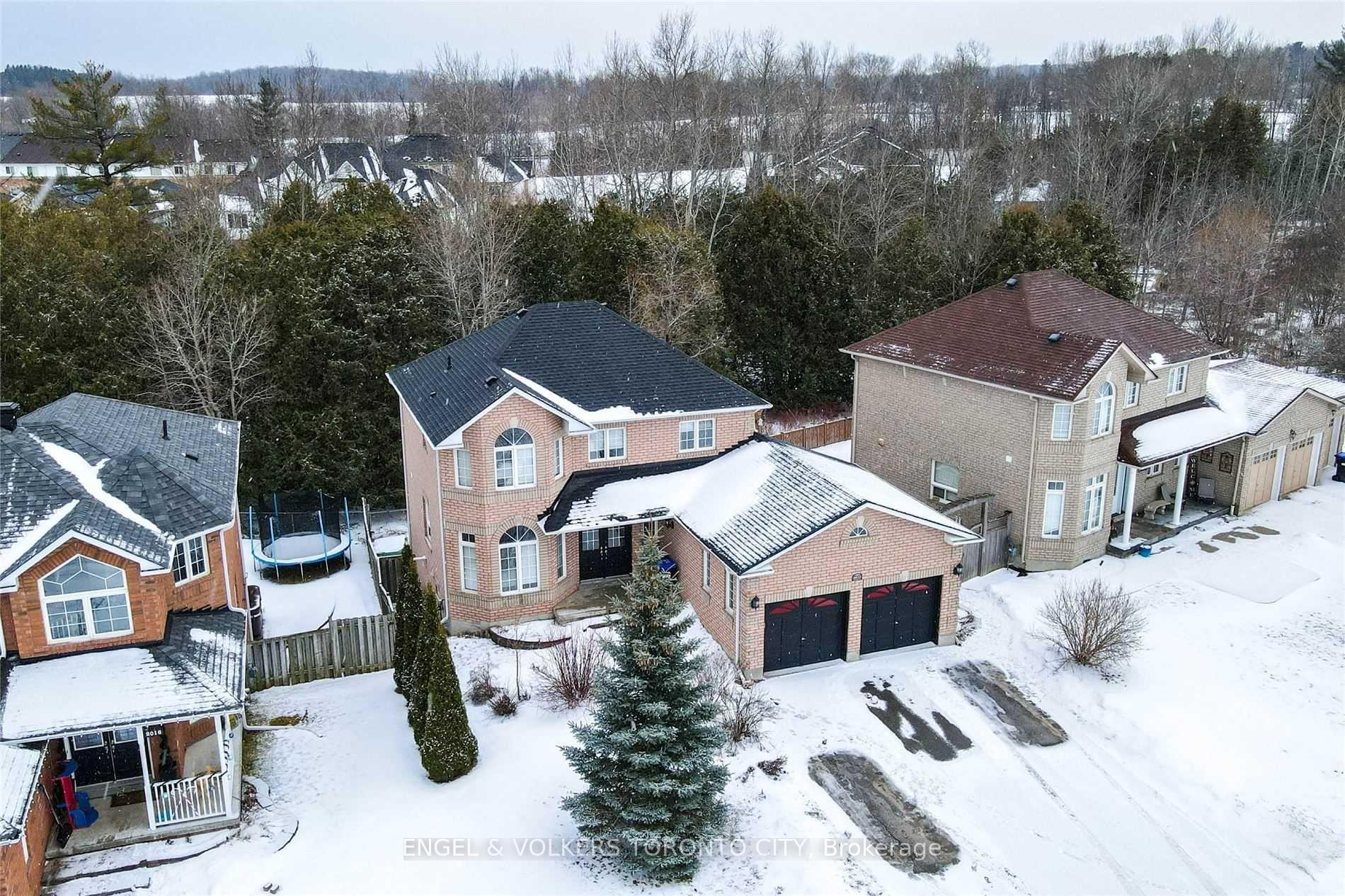 2022 Wilson Street, Innisfil, ON L9S 4Y2 — Innisfil, Ontario