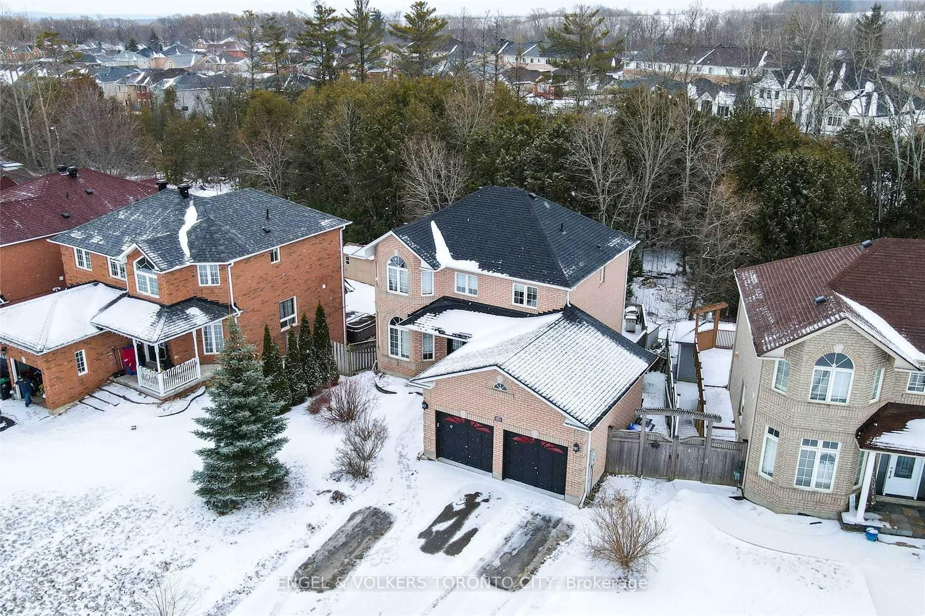 2022 Wilson Street, Innisfil — photo 2 of 5