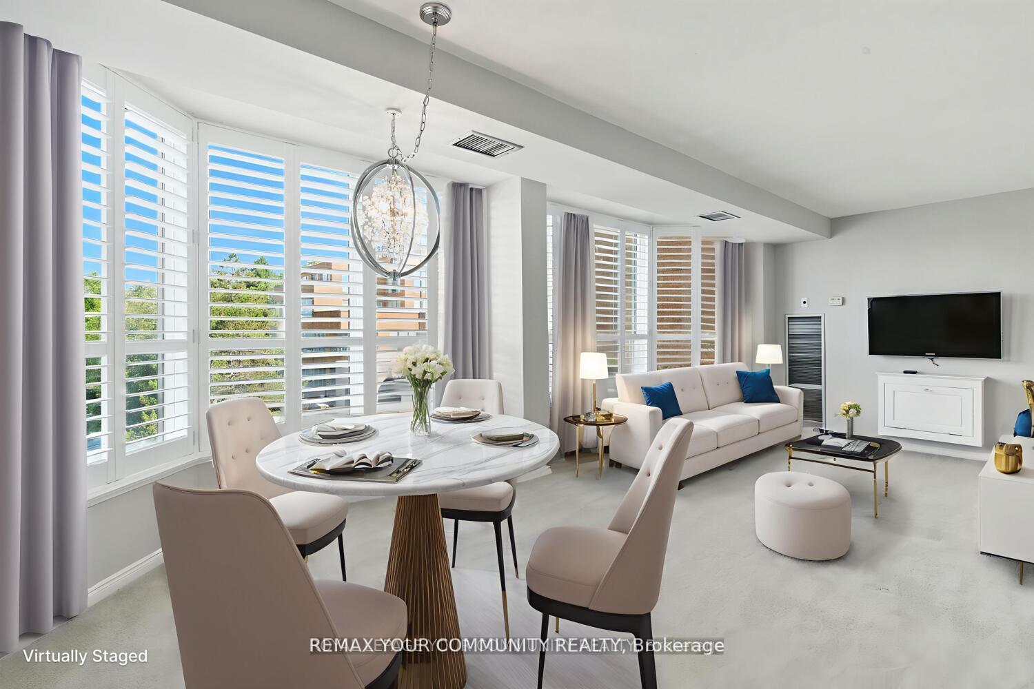 14924 Yonge Street 305, Aurora — photo 2 of 5