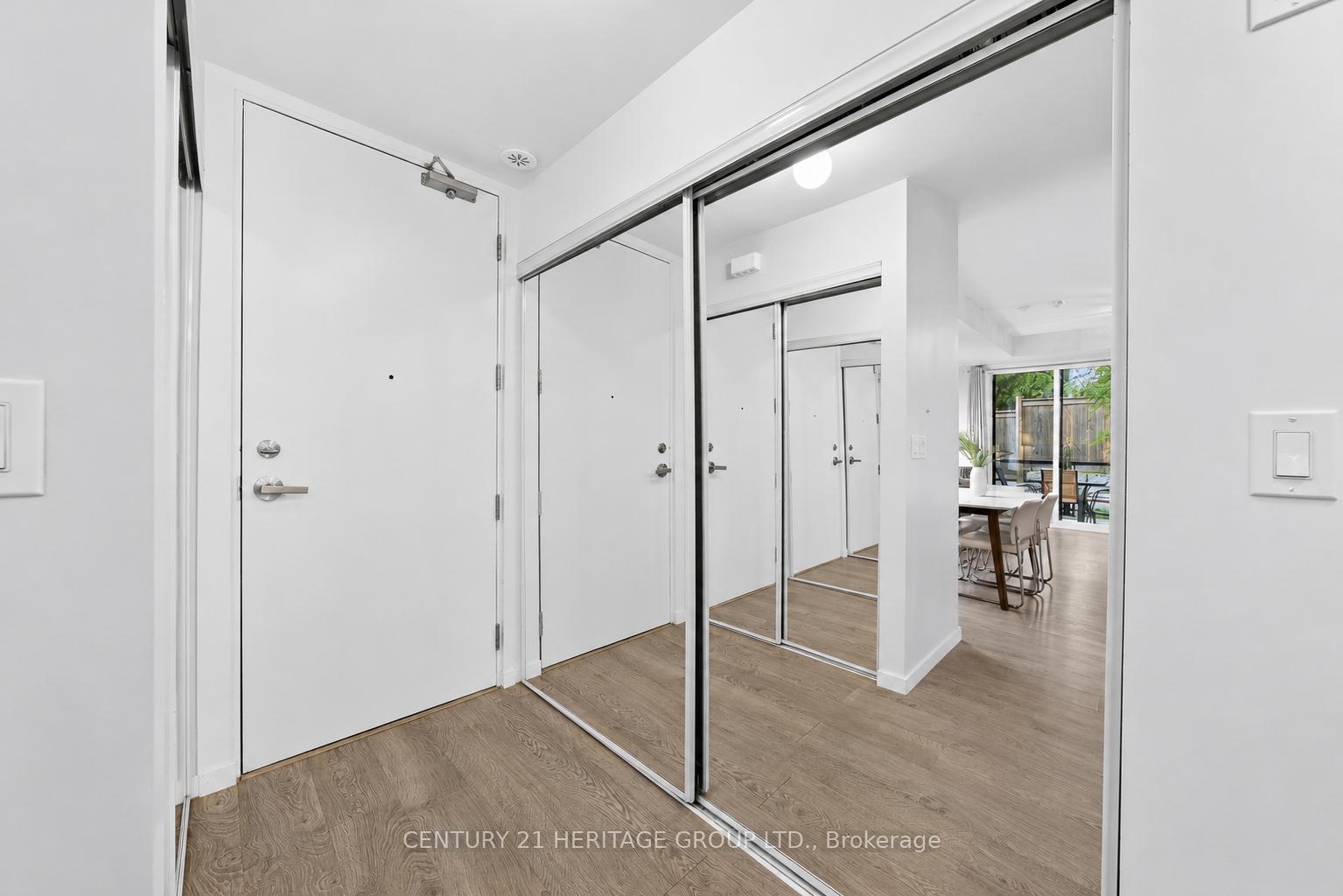 200 Alex Gardner Circle 27, Aurora — photo 4 of 5