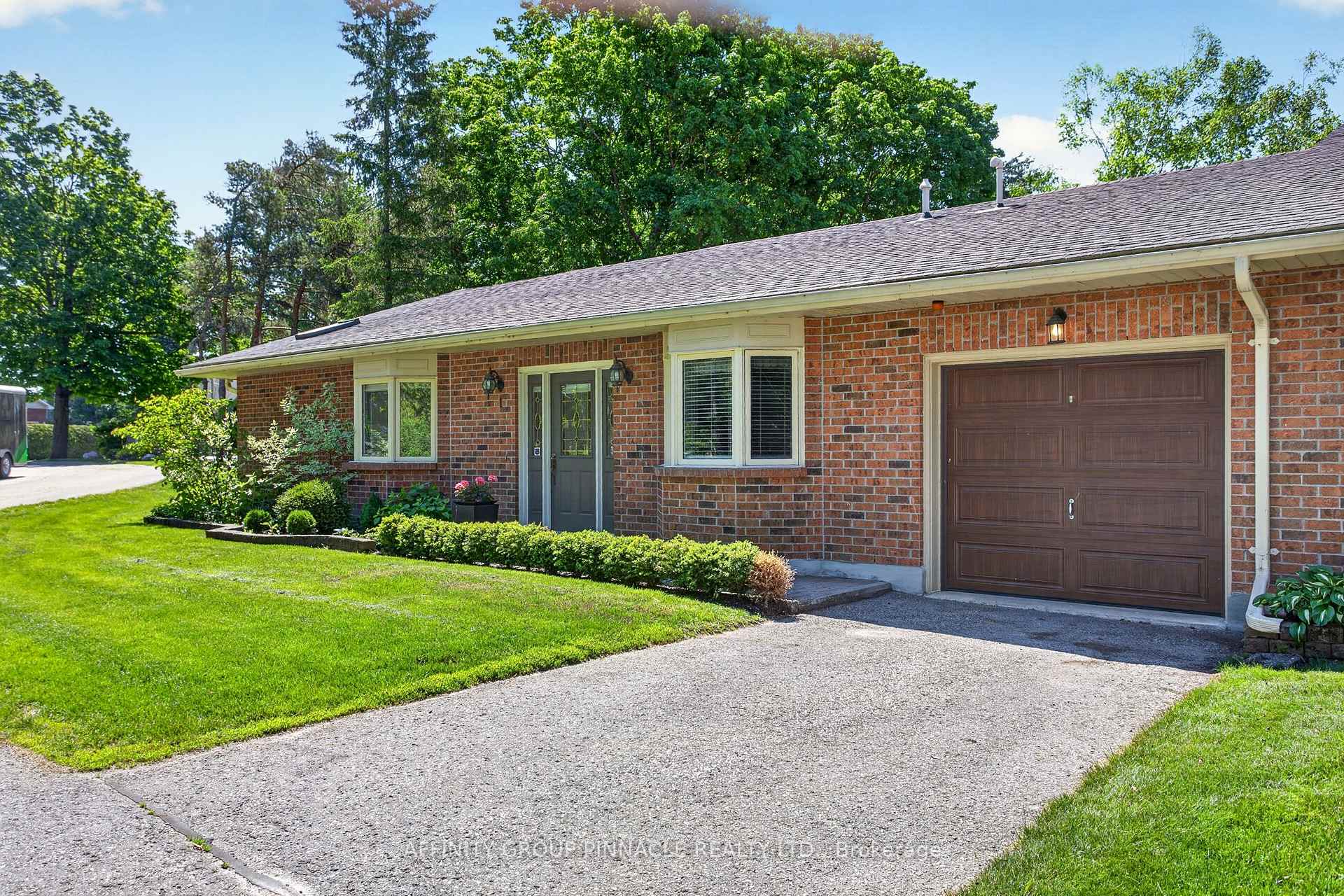 90 Parklawn Boulevard 1, Brock — photo 2 of 5