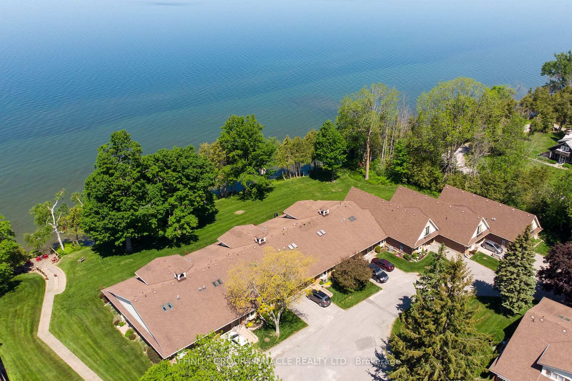 90 Parklawn Boulevard 1, Brock — photo 3 of 5