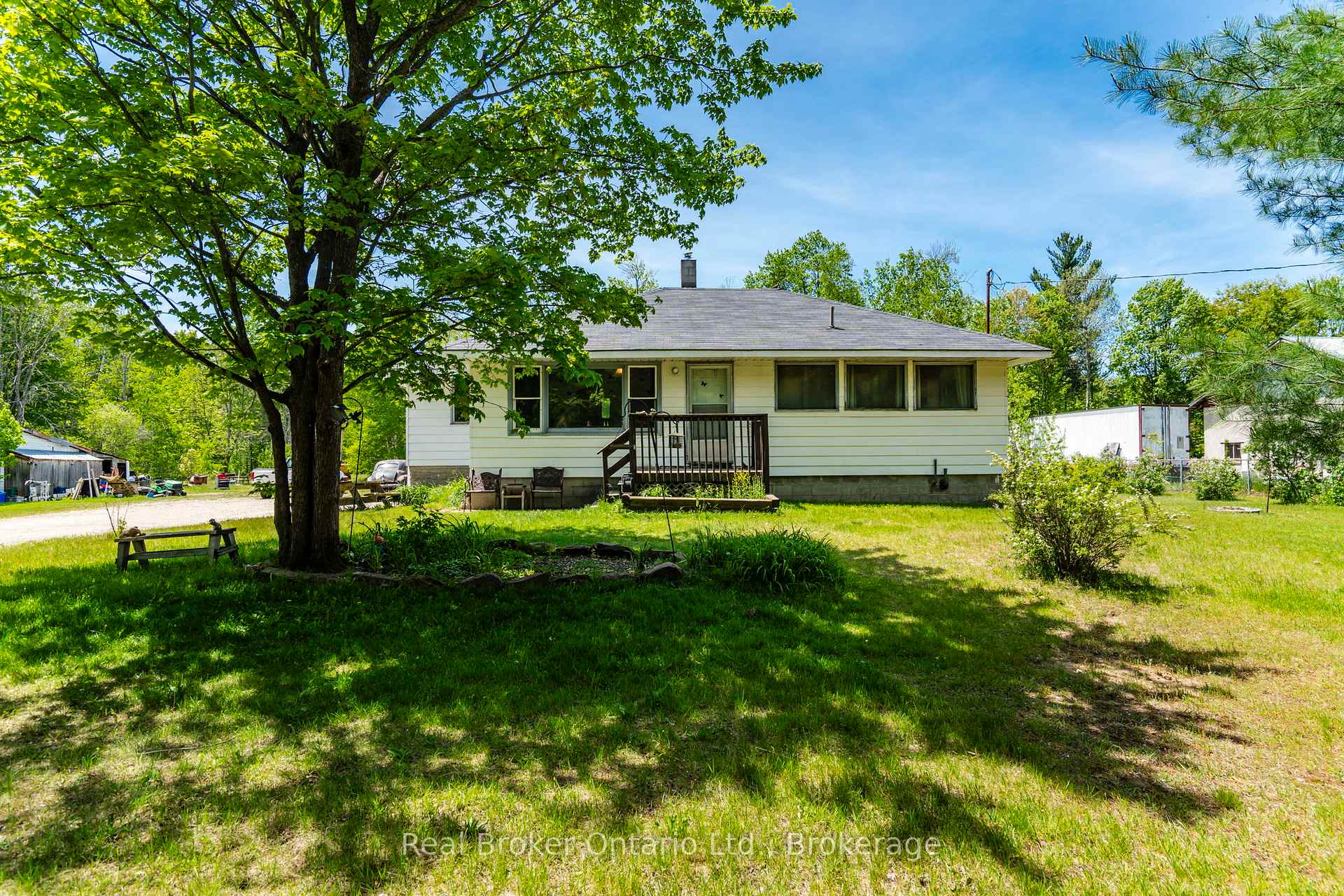 6988 Con Rd 4 Road, Adjala-Tosorontio, ON L0M 1M0 — Adjala-Tosorontio, Ontario