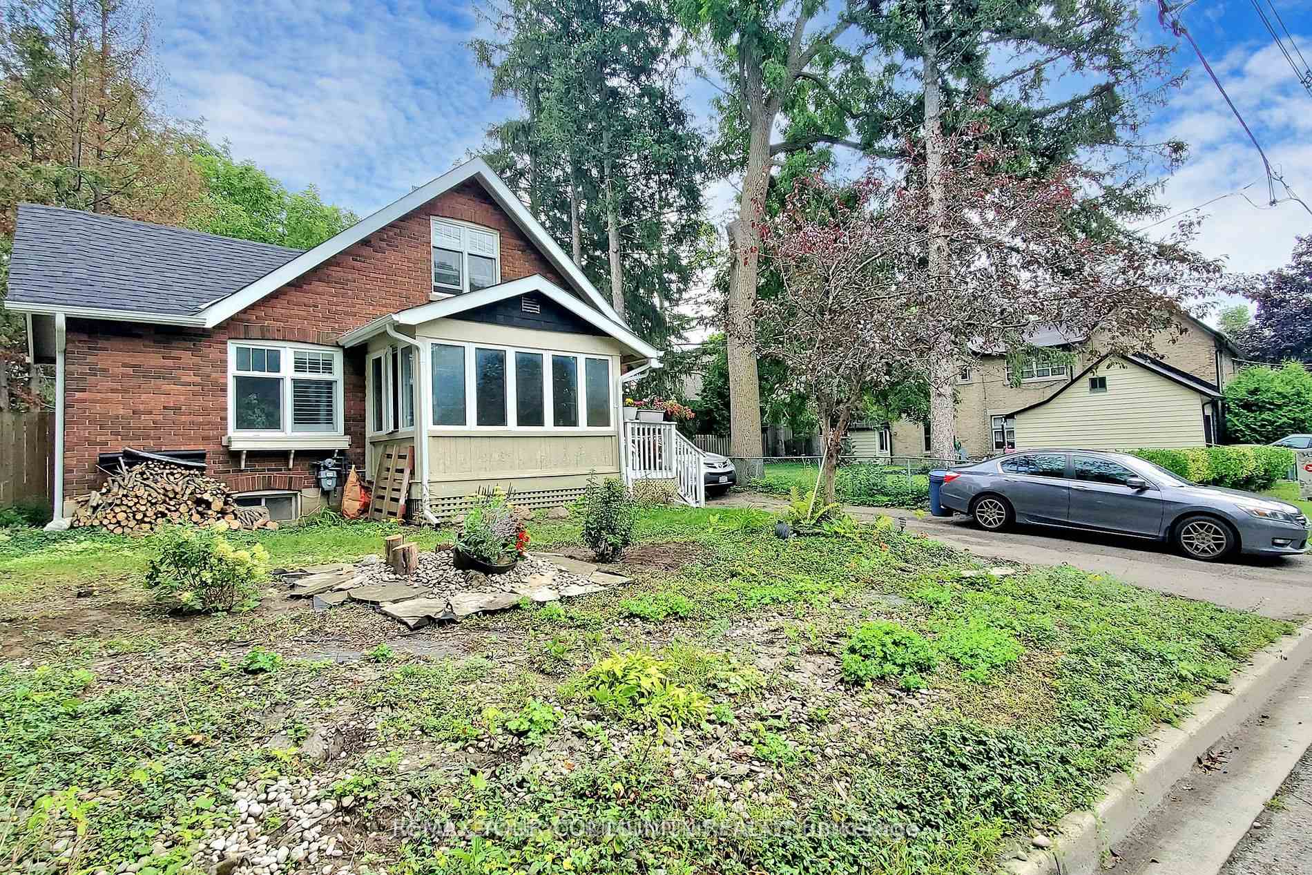 107 Temperance Street, Aurora — photo 2 of 5