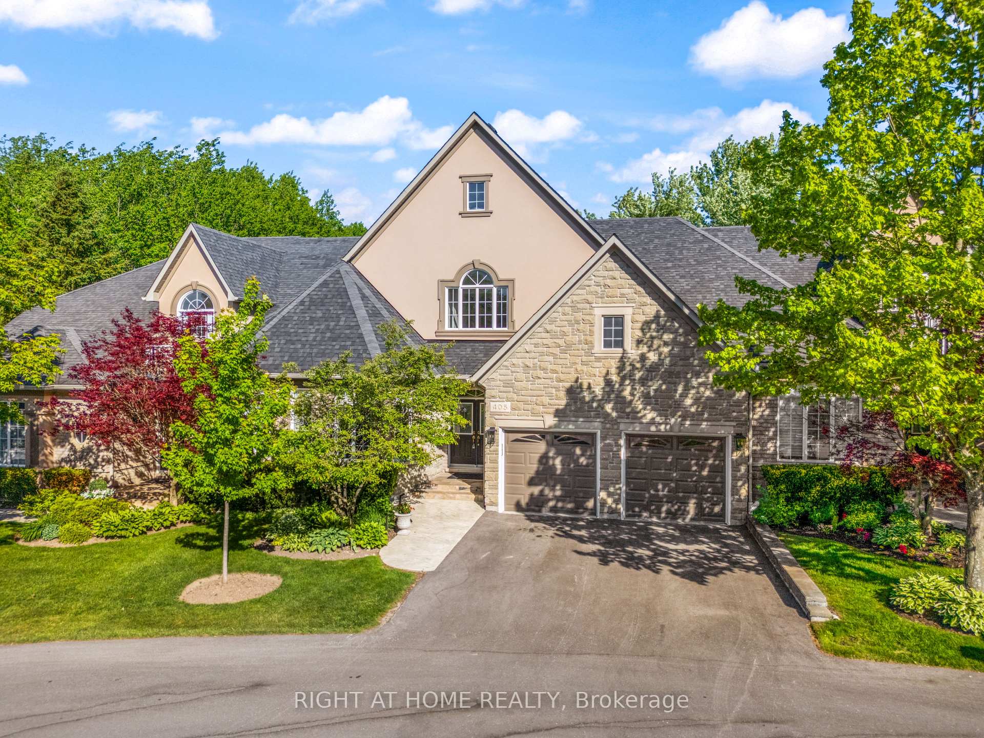 405 Crossing Bridge Place 5B, Aurora, ON L4G 7N1 — Aurora, Ontario