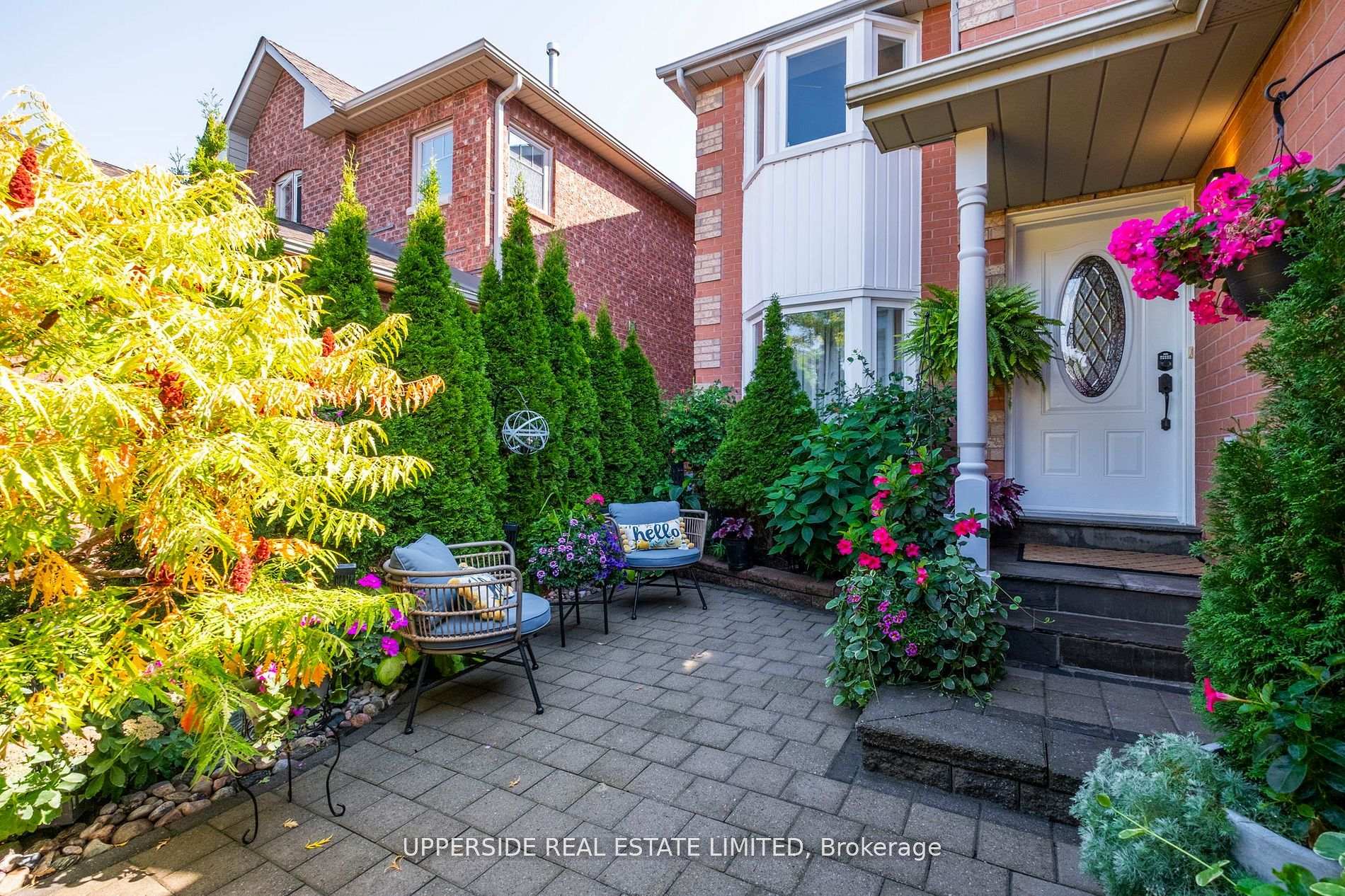 167 Covent Crescent, Aurora — photo 2 of 5