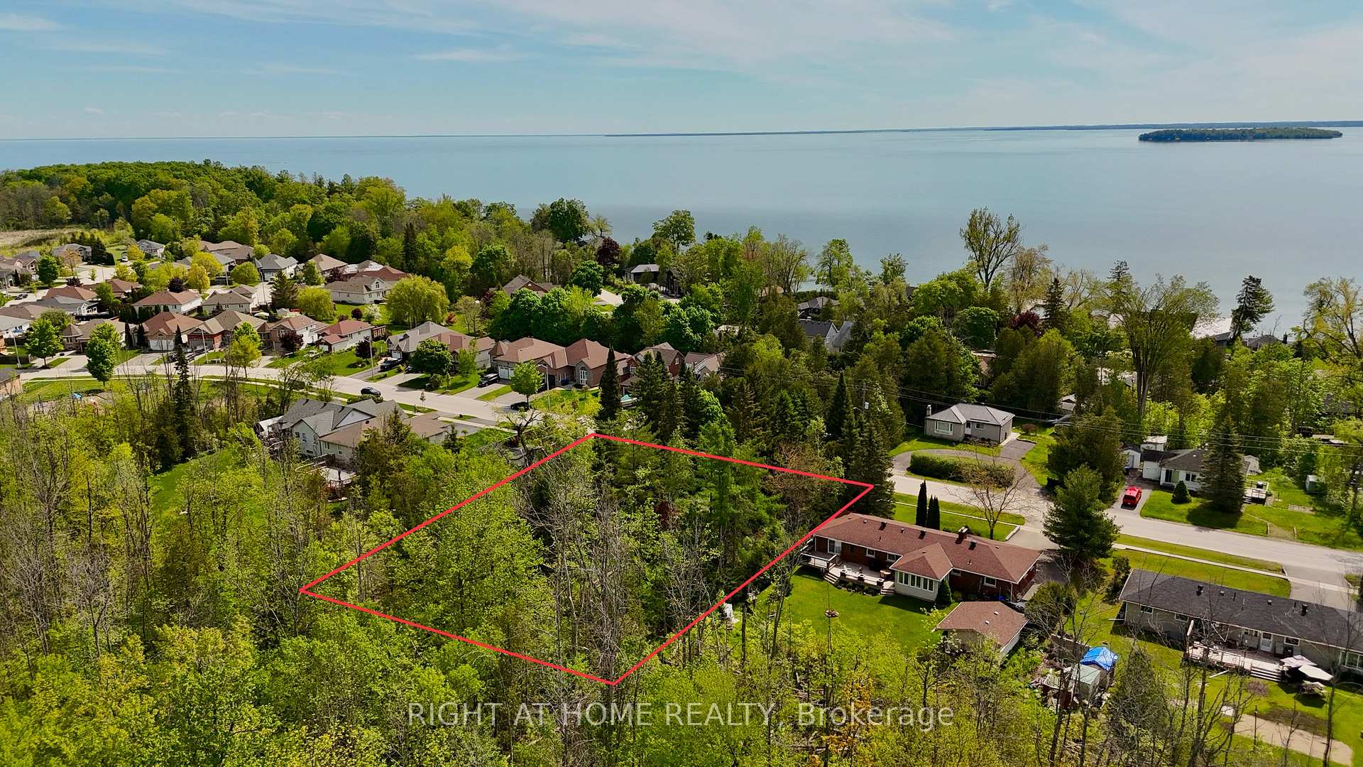 2802 Ireton Street, Innisfil — photo 2 of 5