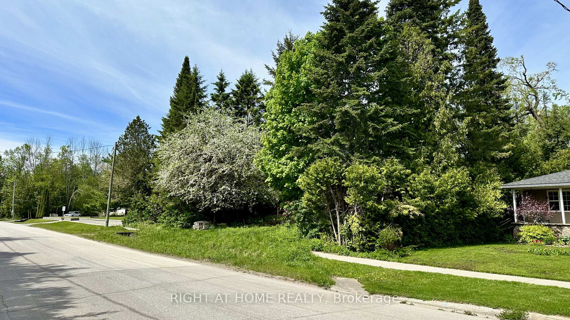 2802 Ireton Street, Innisfil — photo 3 of 5