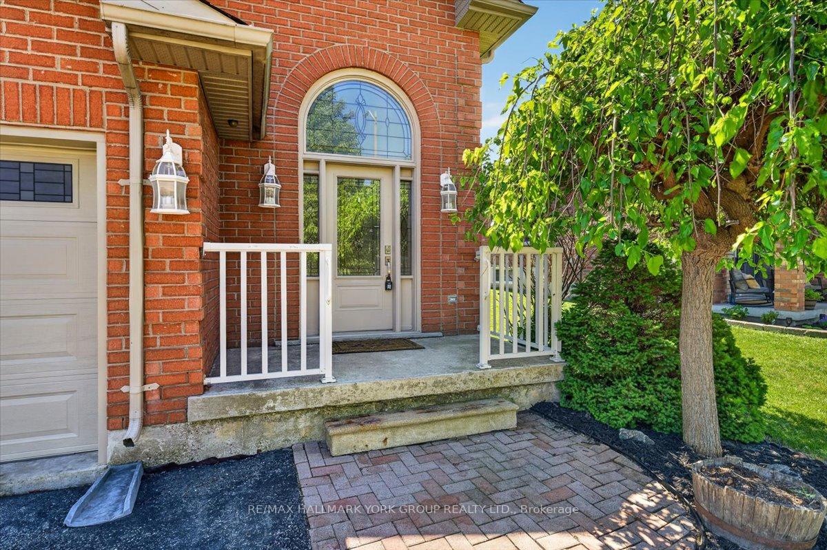1284 Gina Street, Innisfil — photo 2 of 5