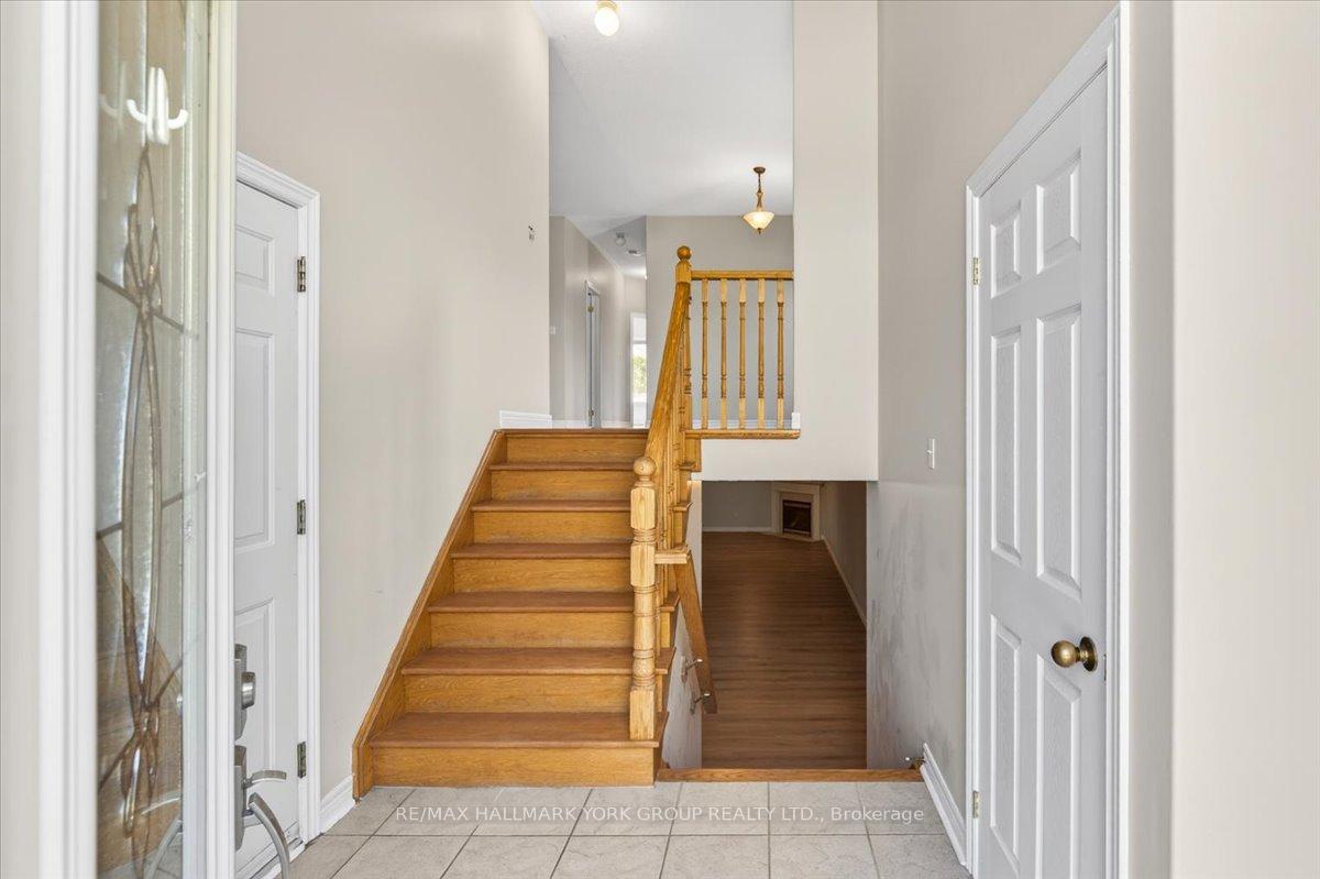 1284 Gina Street, Innisfil — photo 3 of 5