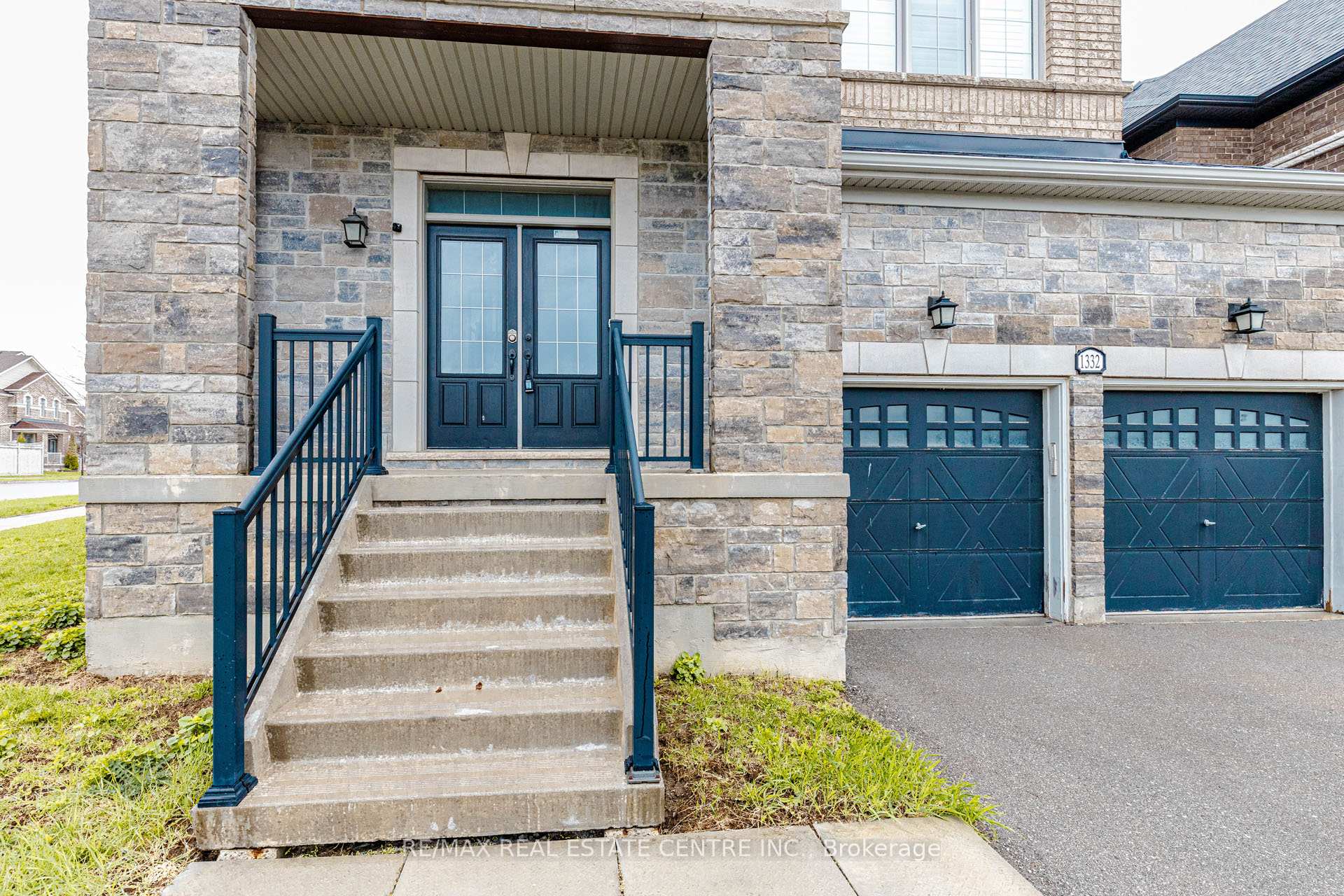1332 Blackmore Street, Innisfil — photo 2 of 5