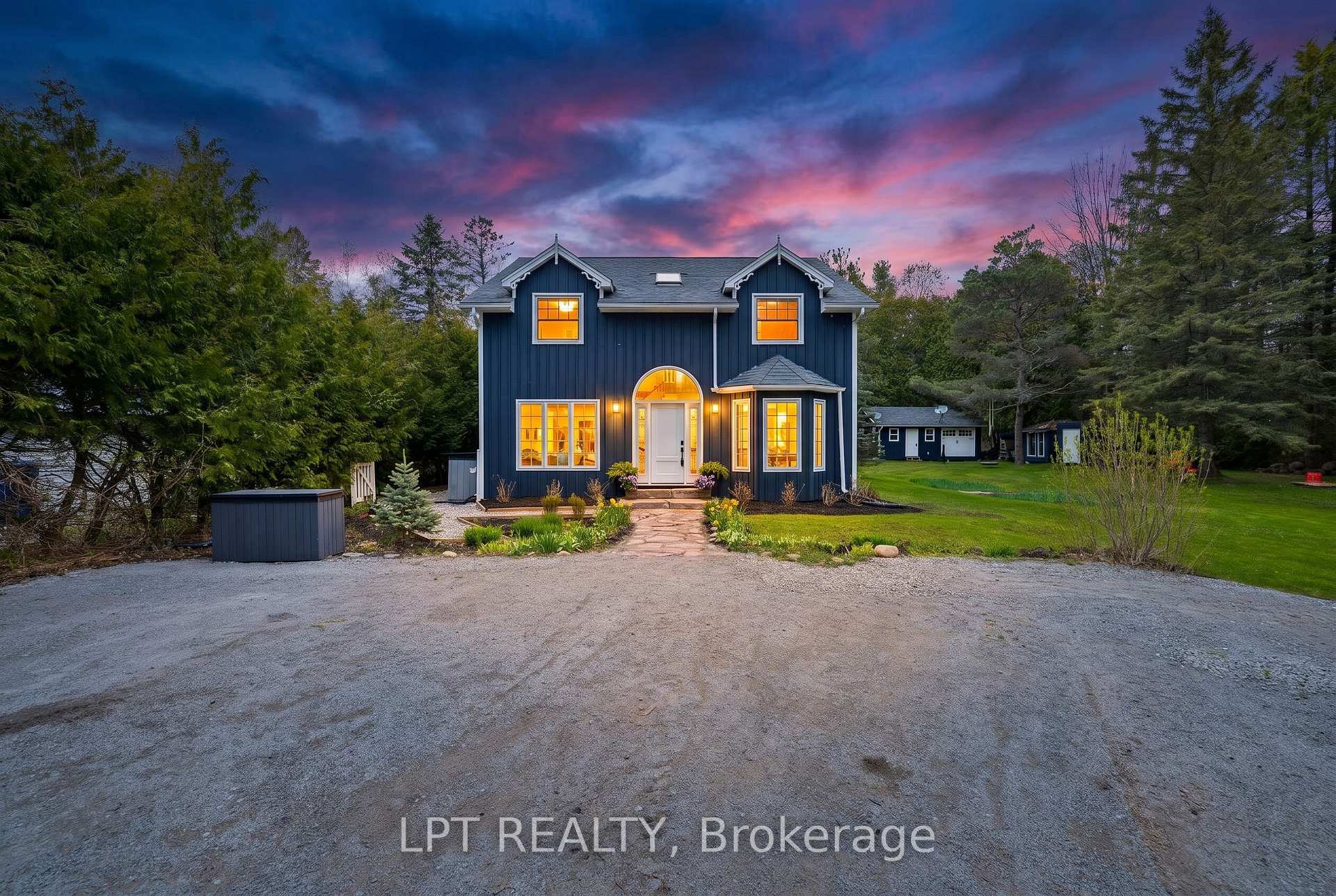26 Vambola Avenue, Georgina — photo 4 of 5