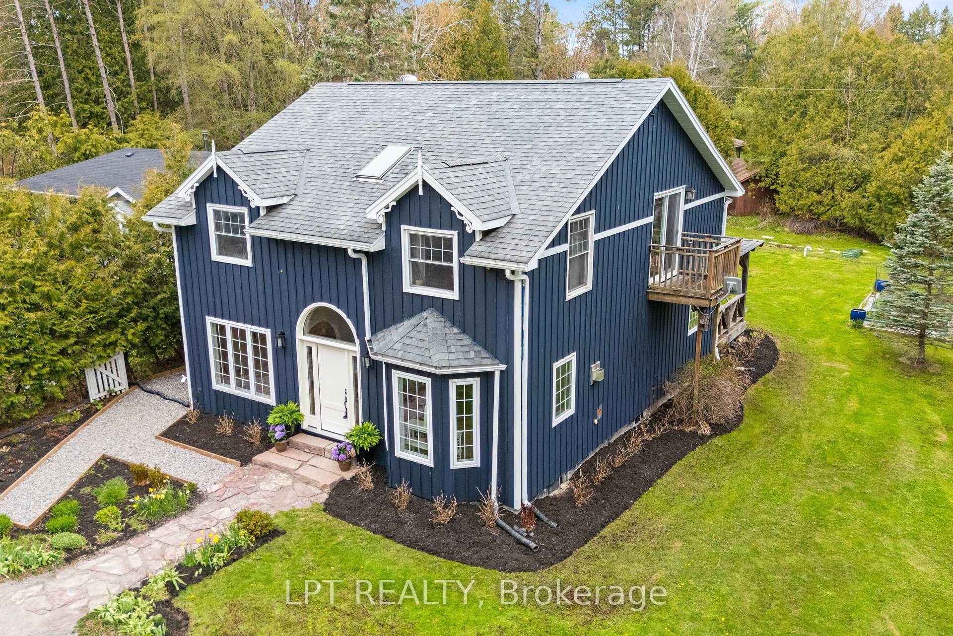 26 Vambola Avenue, Georgina — photo 5 of 5