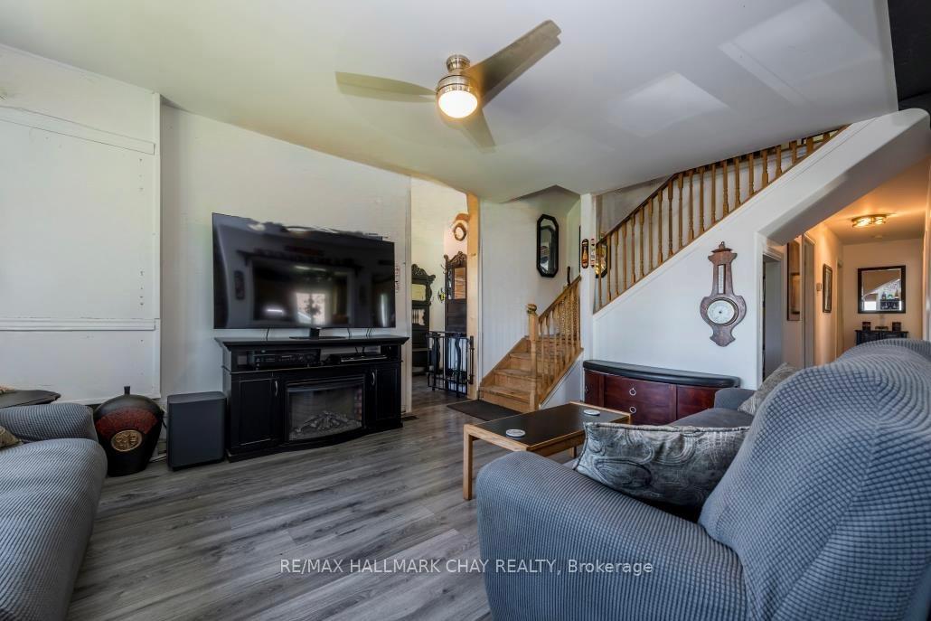 736 Lakelands Avenue, Innisfil — photo 4 of 5