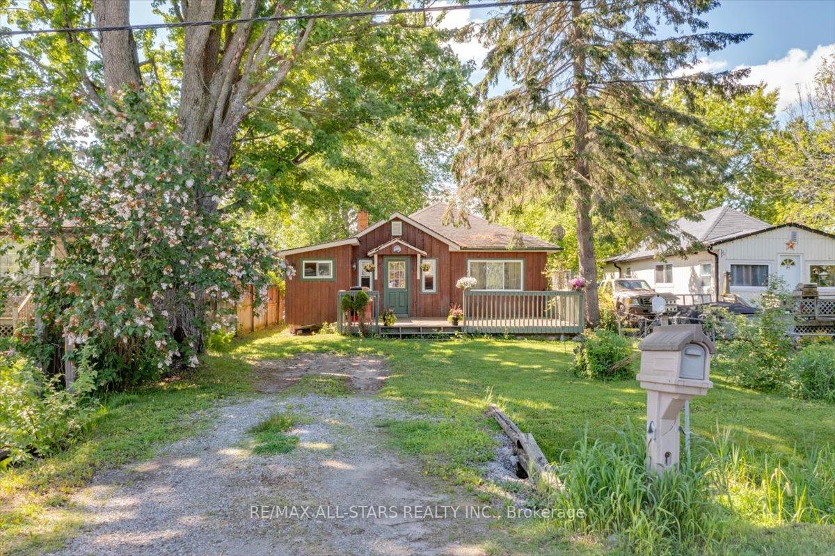 1061 2nd Line, Innisfil — photo 2 of 5