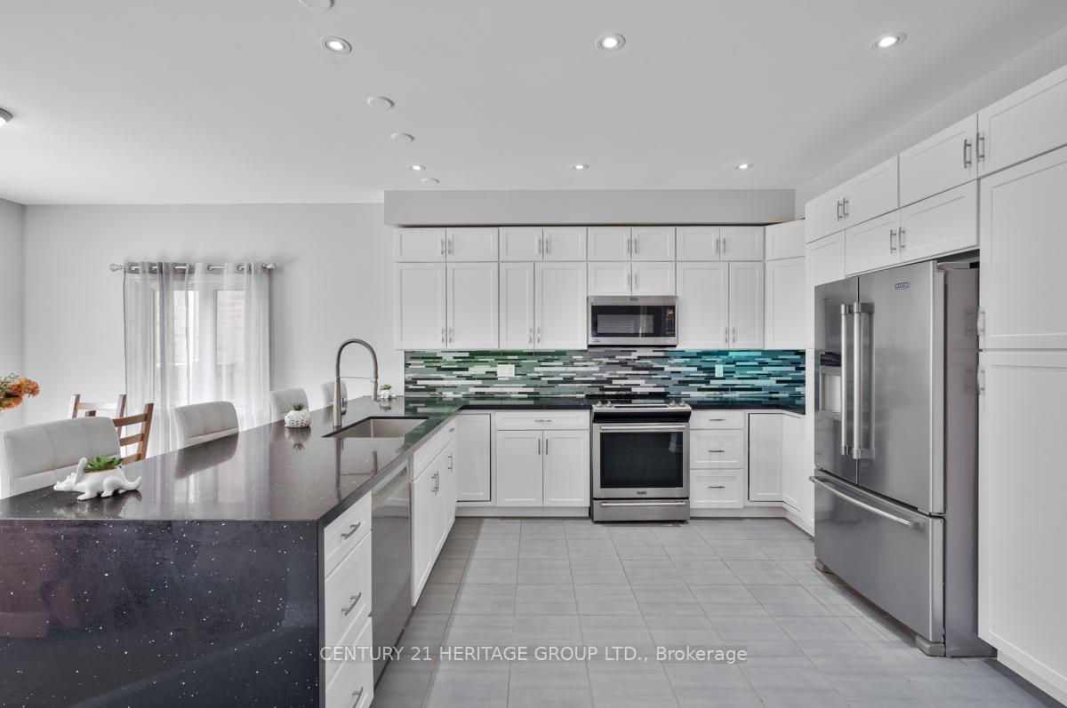 33 Prosser Crescent, Georgina — photo 4 of 5