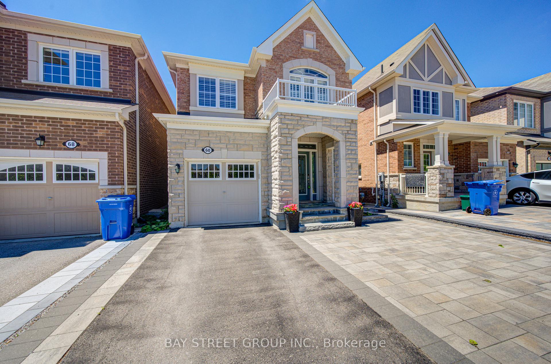 60 Buckle Crescent, Aurora — photo 2 of 5
