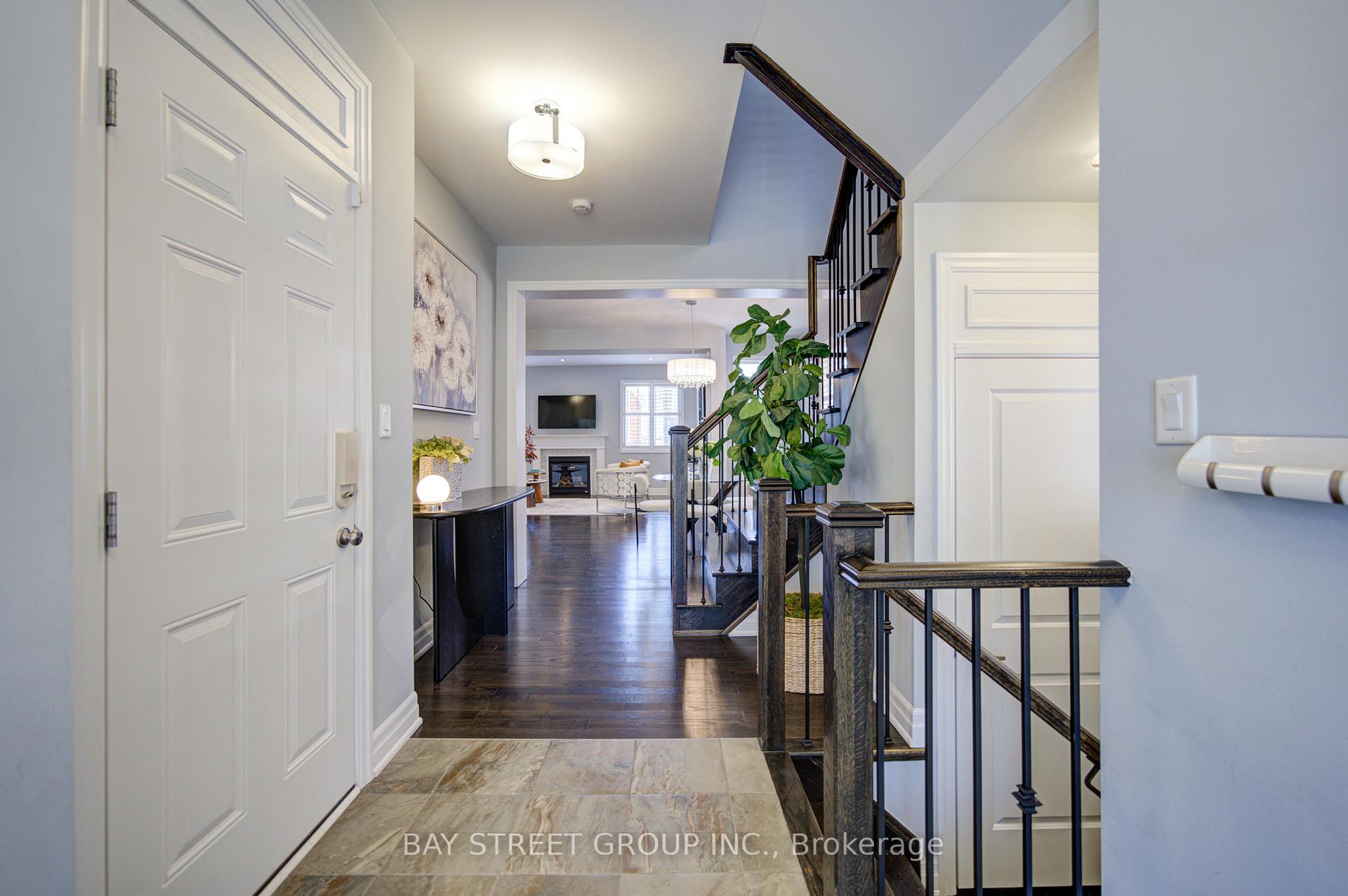 60 Buckle Crescent, Aurora — photo 5 of 5