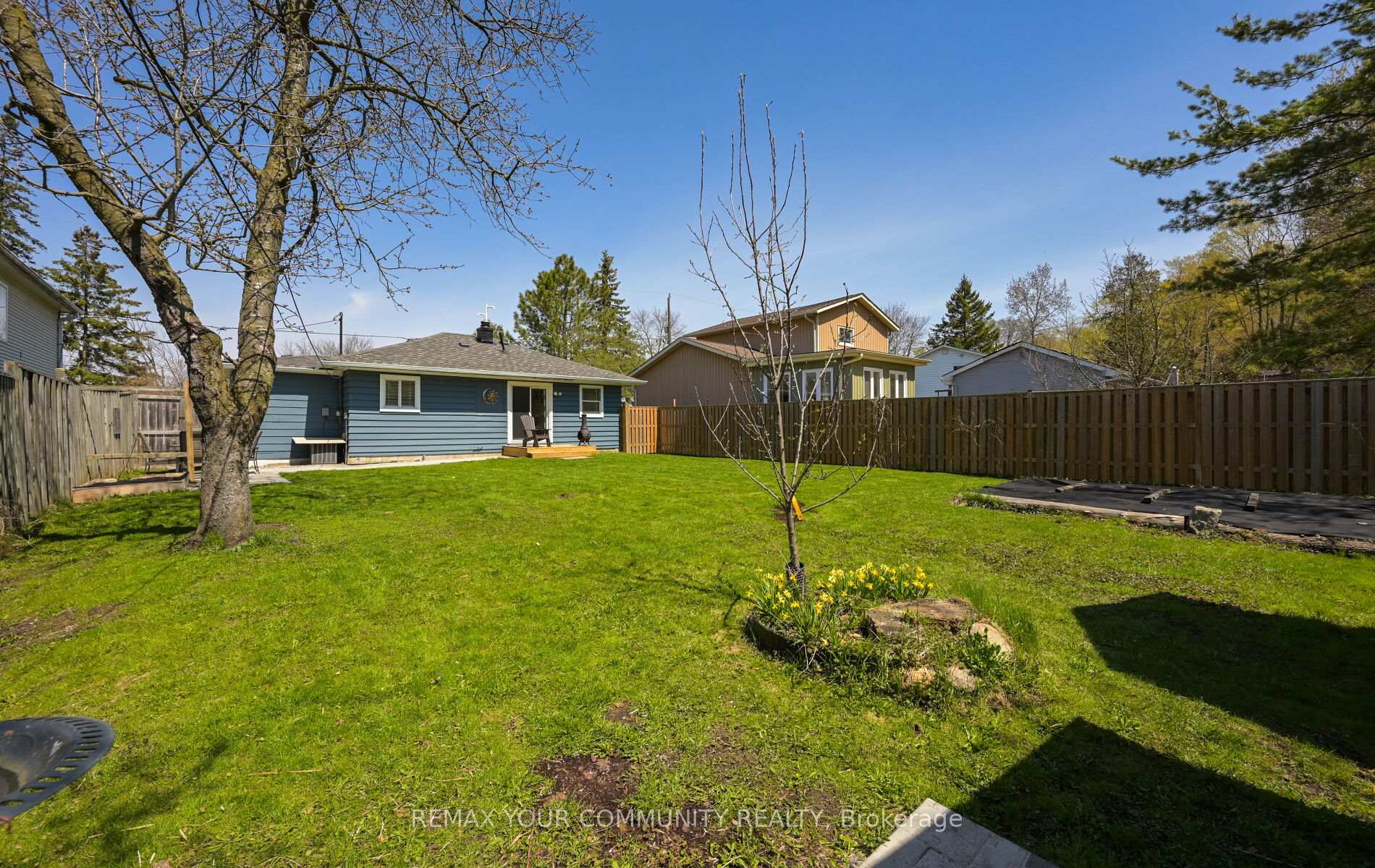 285 Kenwood Avenue, Georgina — photo 2 of 5