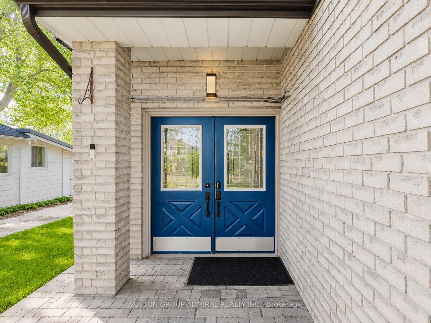 664 Lakelands Avenue, Innisfil — photo 2 of 5