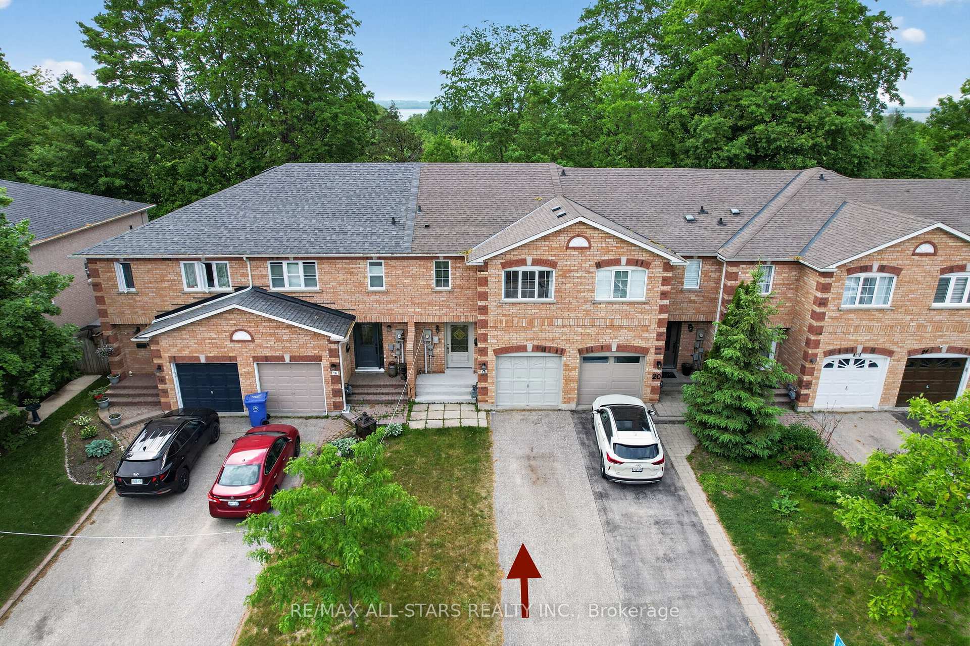18 Lancaster Court, Georgina — photo 3 of 5