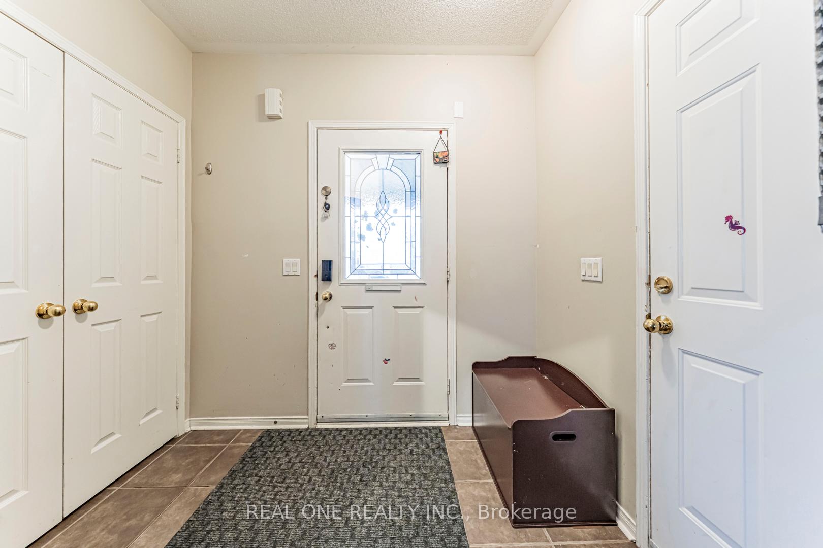 37 Bilbrough Street, Aurora — photo 3 of 5