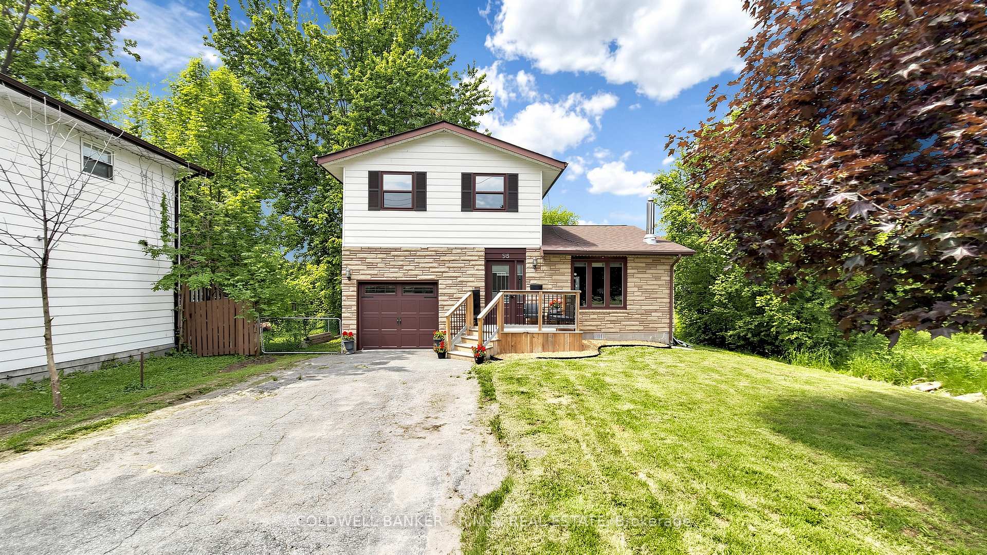 98 Metro Road S, Georgina, ON L4P 1W2 — Georgina, Ontario