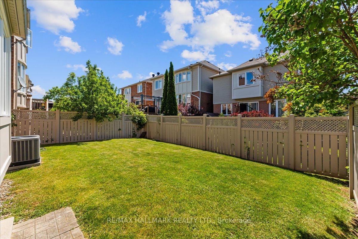 23 Clamerten Road, Whitchurch-Stouffville — photo 3 of 5