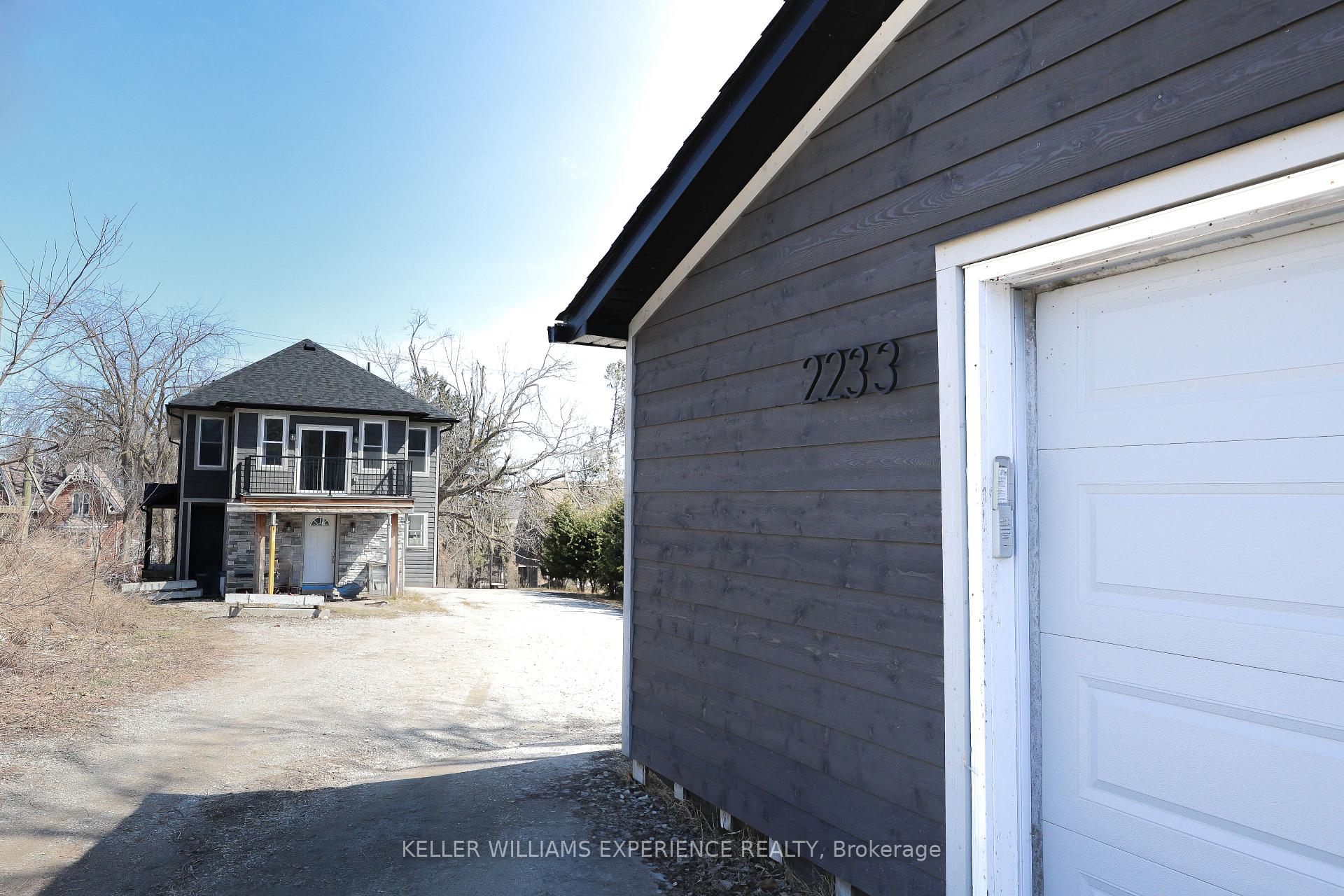 2233 4th Line, Innisfil — photo 2 of 5